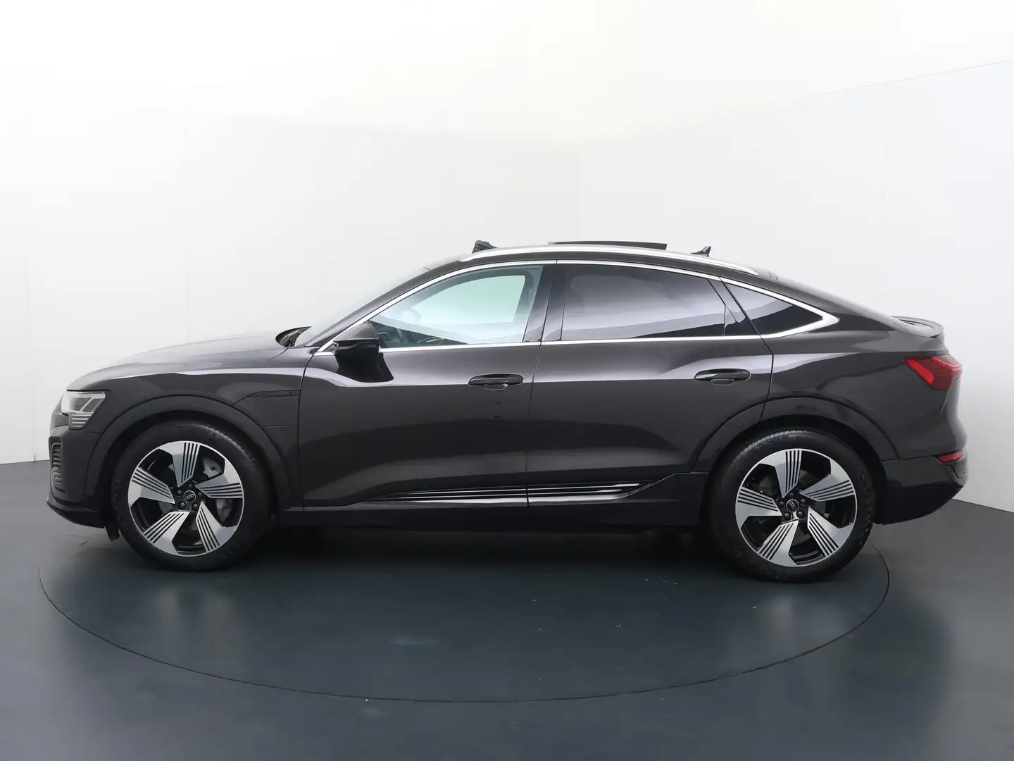 Audi Q8 e-tron Sportback 55 quattro S Edition Competition 115 kWh Brązowy - 2