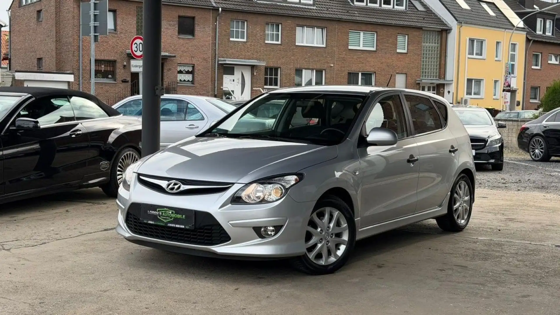 Hyundai i30 1.4 Classic Klima*Pdc*Frische Inspektion*Top Silber - 1