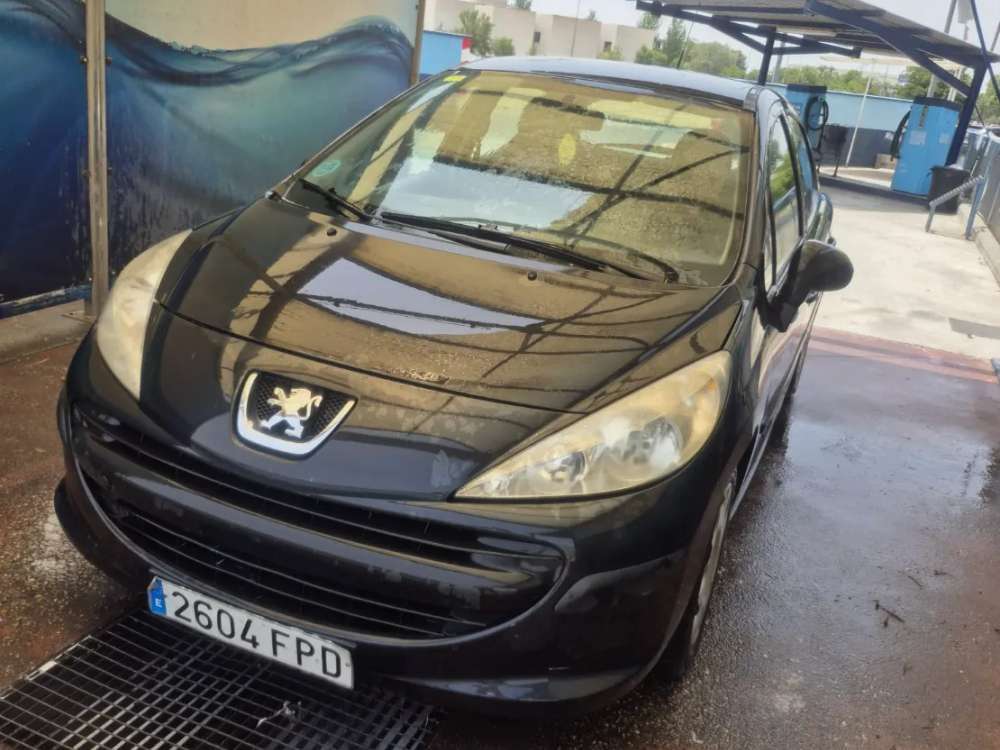 Peugeot 207 1.4i 75cv - foto 1