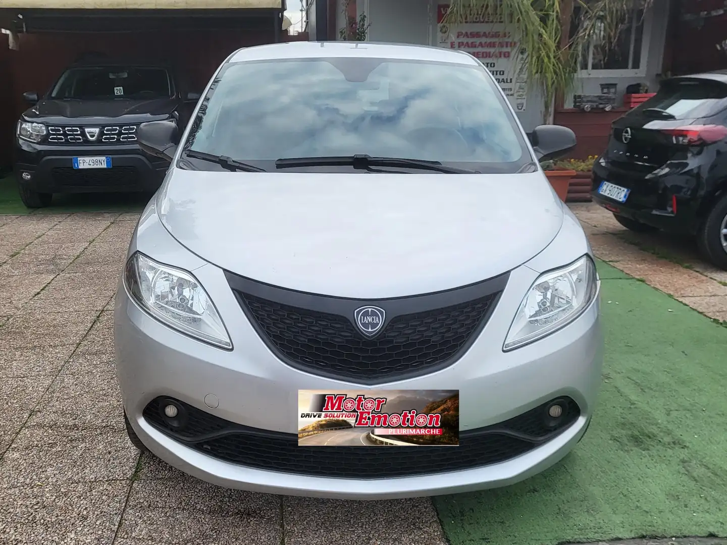 Lancia Ypsilon Ypsilon 1.2 Silver ecochic Gpl 69cv Argent - 2