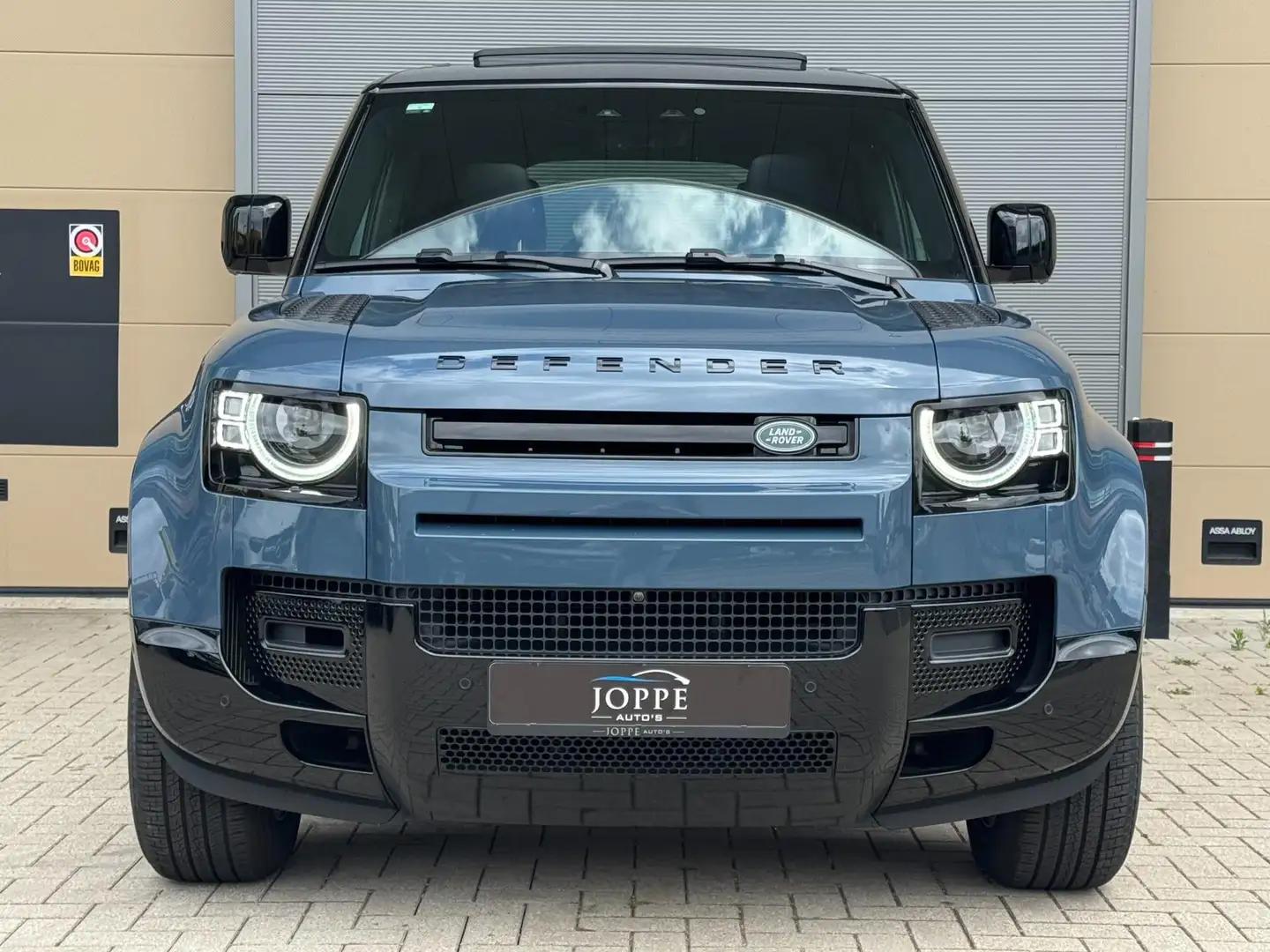 Land Rover Defender 110 2.0 P300e 110 X-Dynamic SE |Pano|Elek trek|Hea Grijs - 2