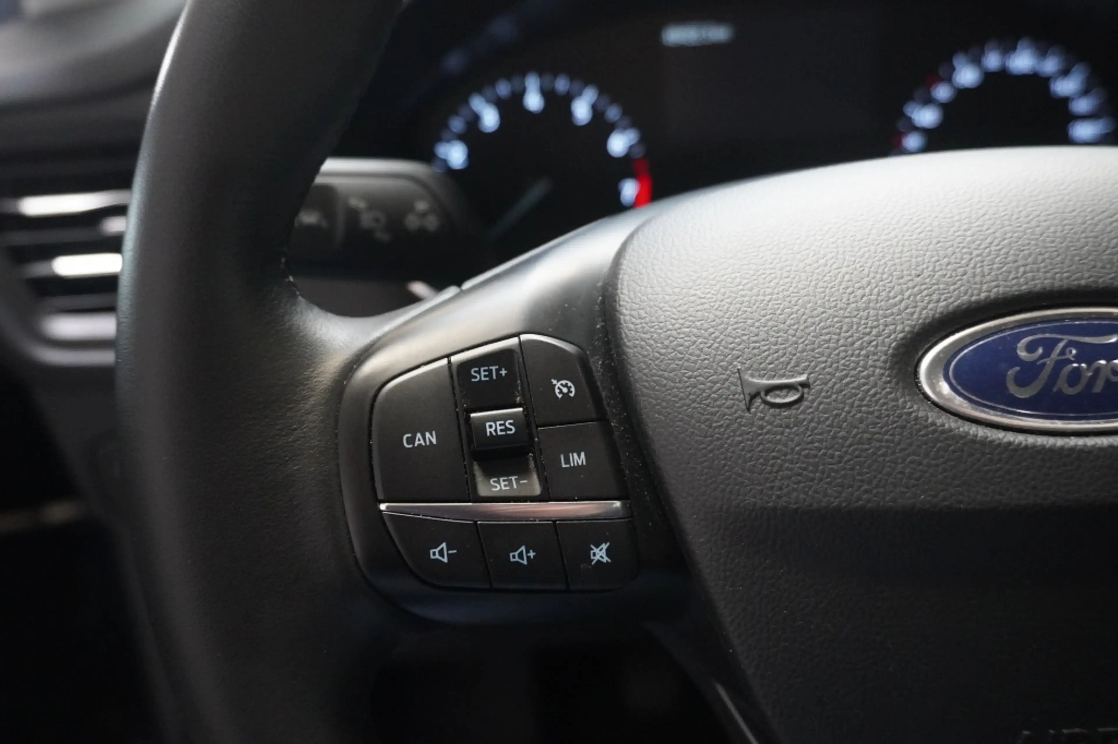 Ford Focus 1.0 EcoB. Tr Ed. bns|Carplay|Android|Camera — photo 12
