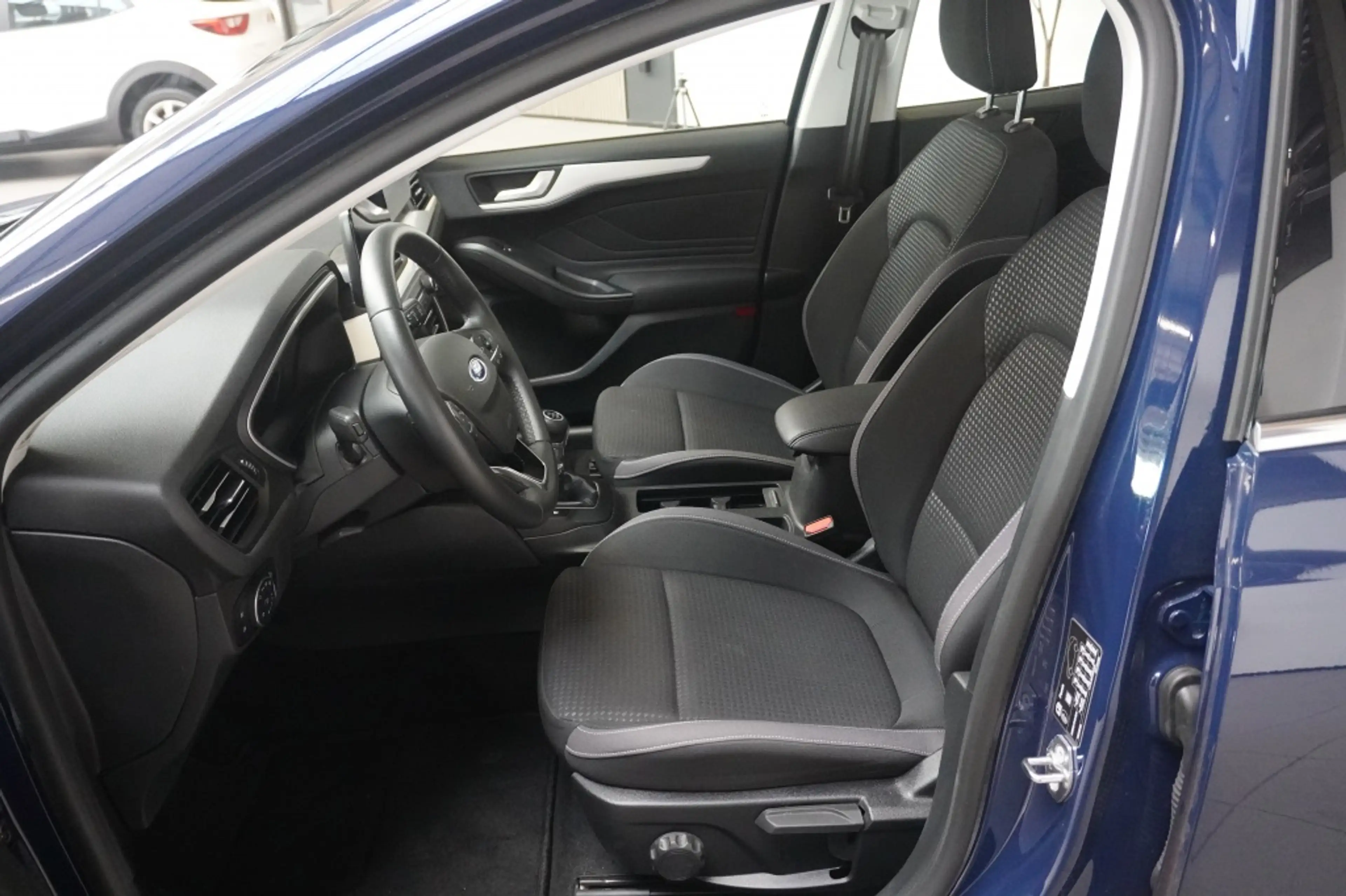 Ford Focus 1.0 EcoB. Tr Ed. bns|Carplay|Android|Camera — photo 10