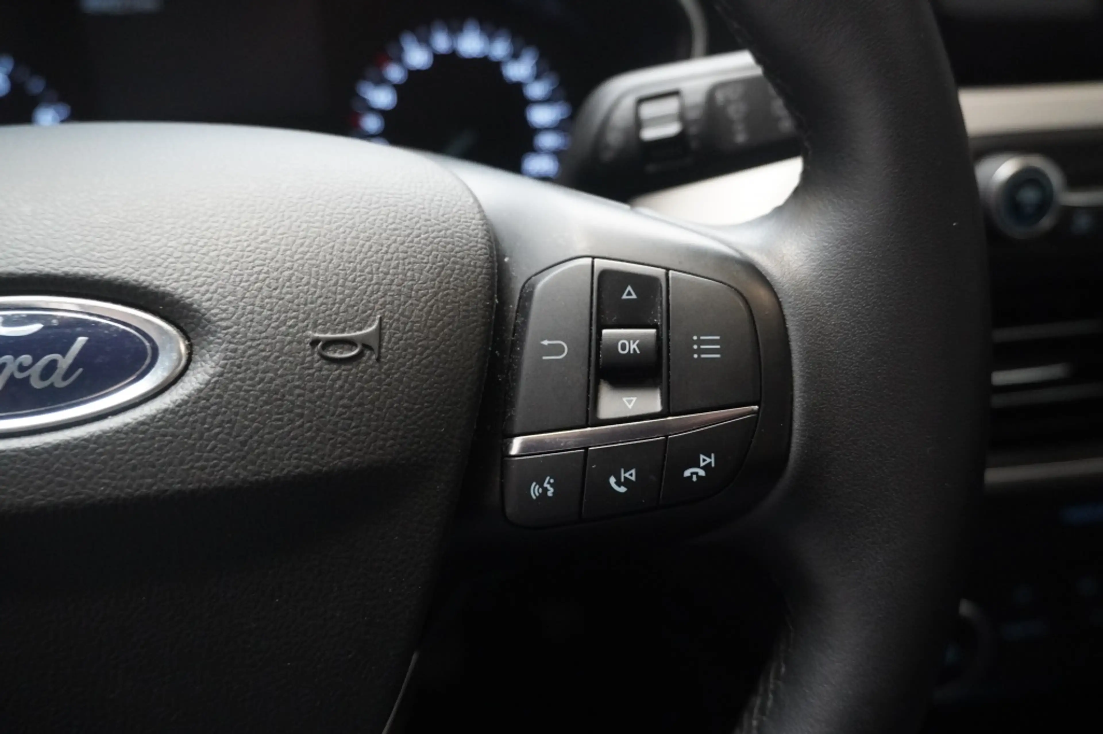 Ford Focus 1.0 EcoB. Tr Ed. bns|Carplay|Android|Camera — photo 13