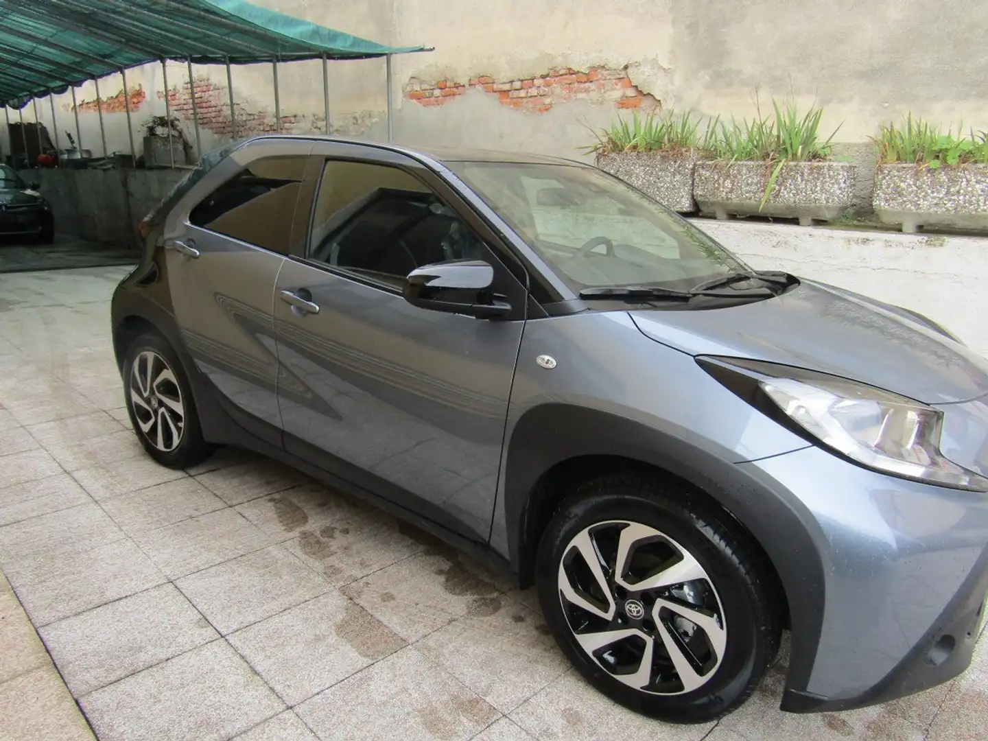 Toyota Aygo X Air X 1.0 Trend 72cv s-cvt  garanzia 15 anni Grau - 2