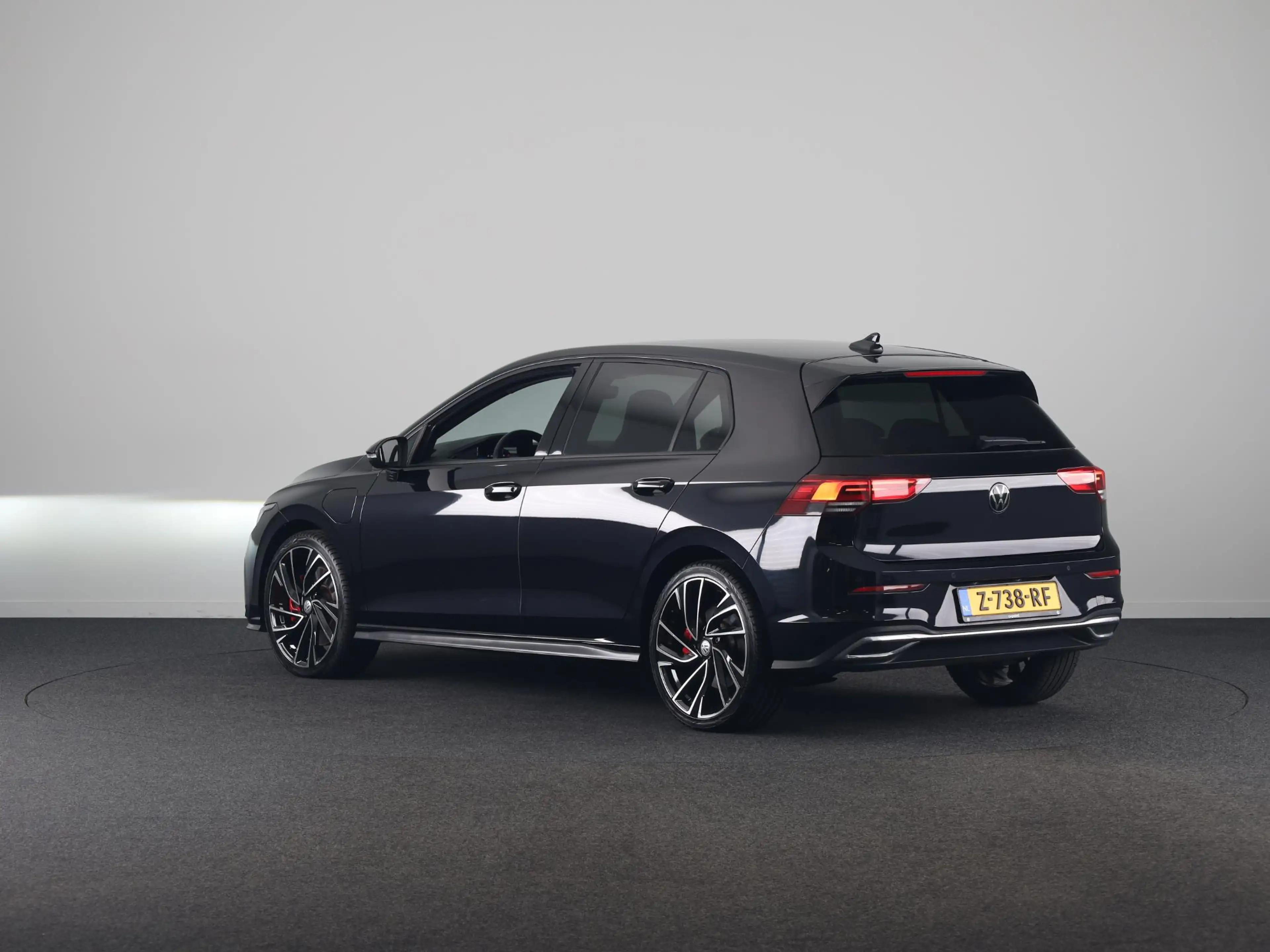Volkswagen Golf GTE 1.4 eHybrid — photo 3