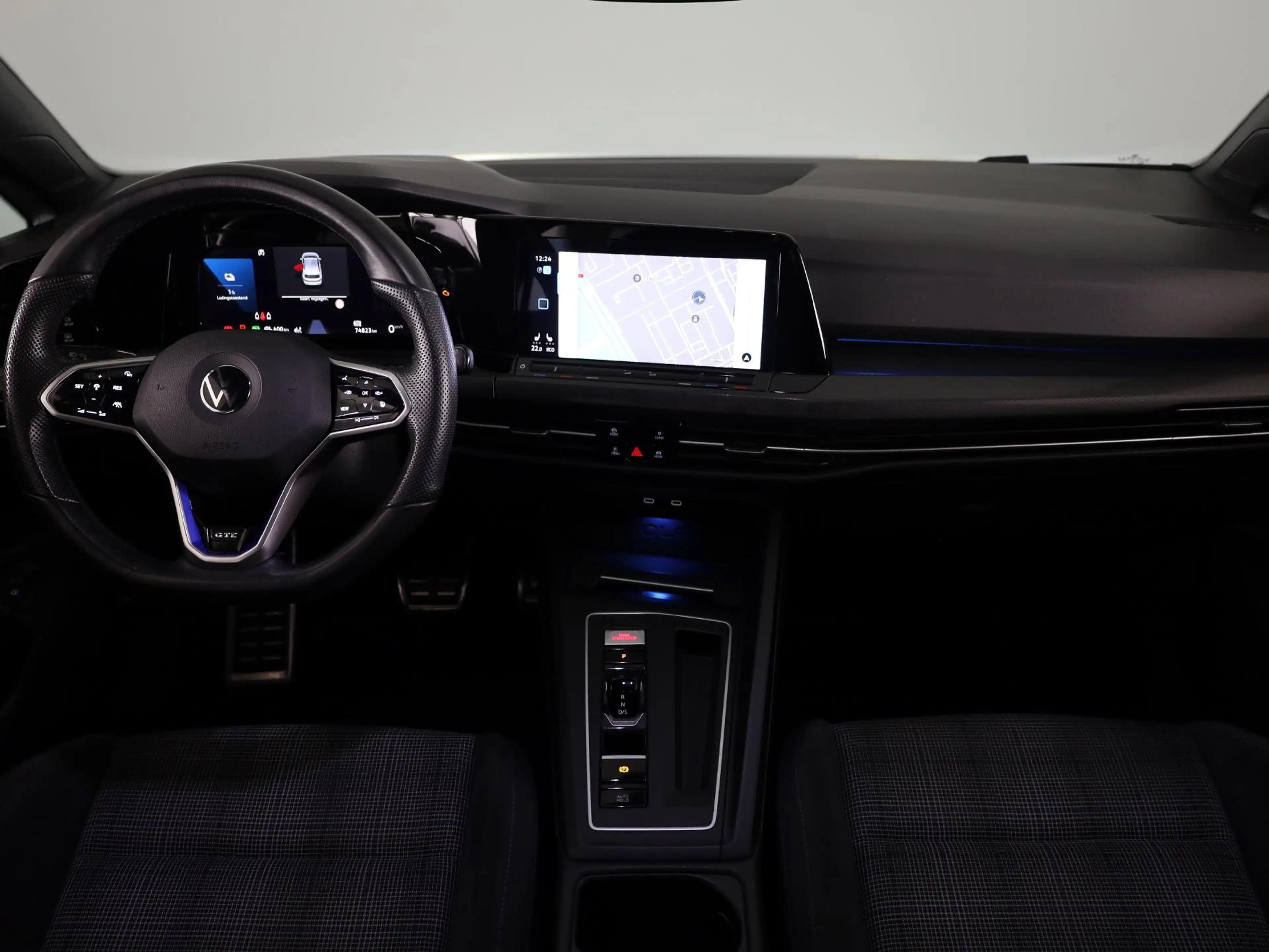 Volkswagen Golf GTE 1.4 eHybrid — photo 6