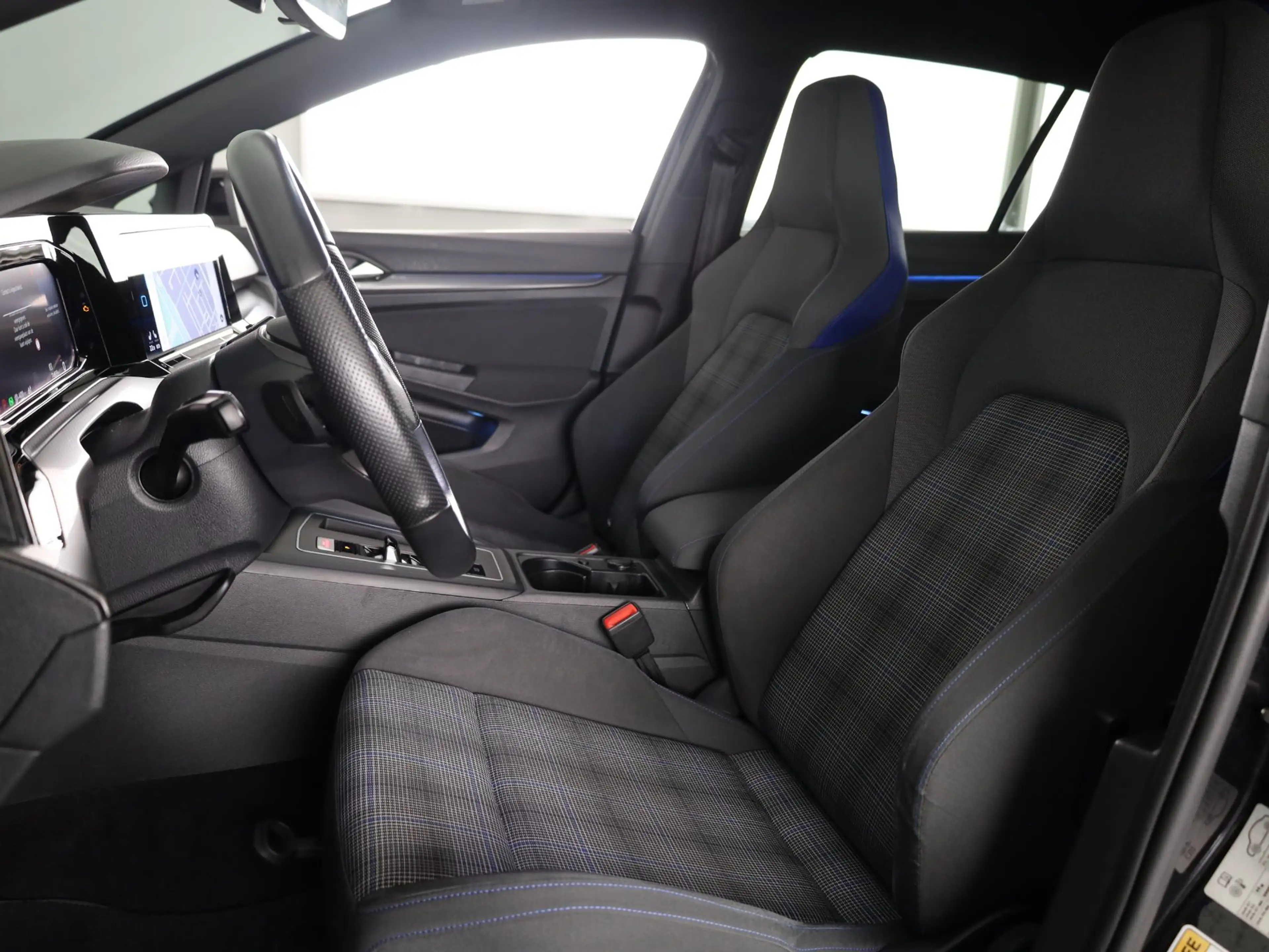 Volkswagen Golf GTE 1.4 eHybrid — photo 7