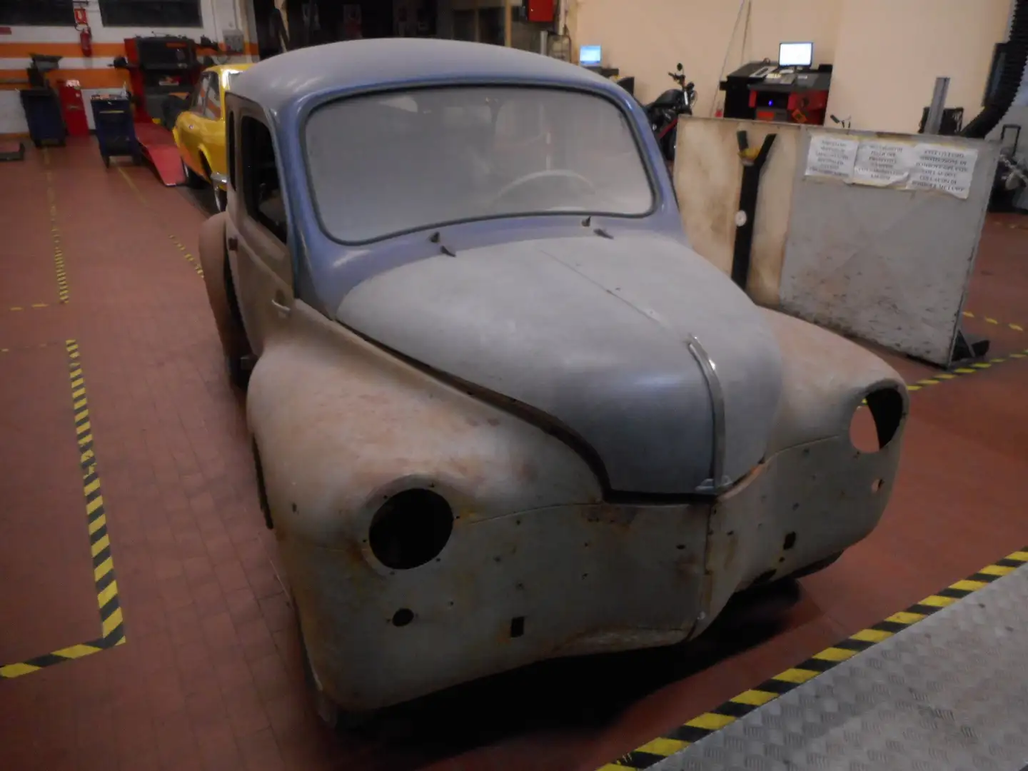 Renault 4 4CV Blau - 2