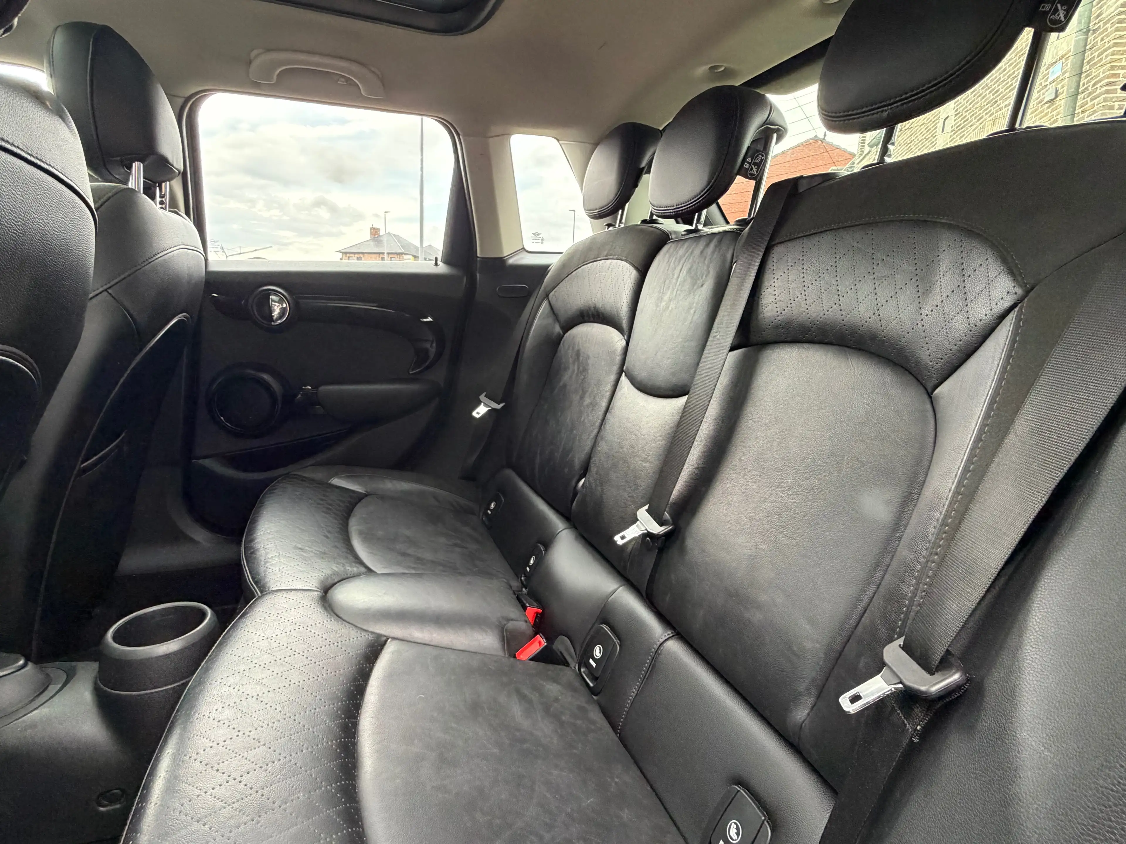 MINI Cooper D Mini 1.5 DA Cooper — photo 12