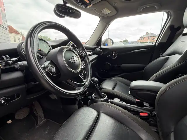 Mini Cooper Cooper view 6