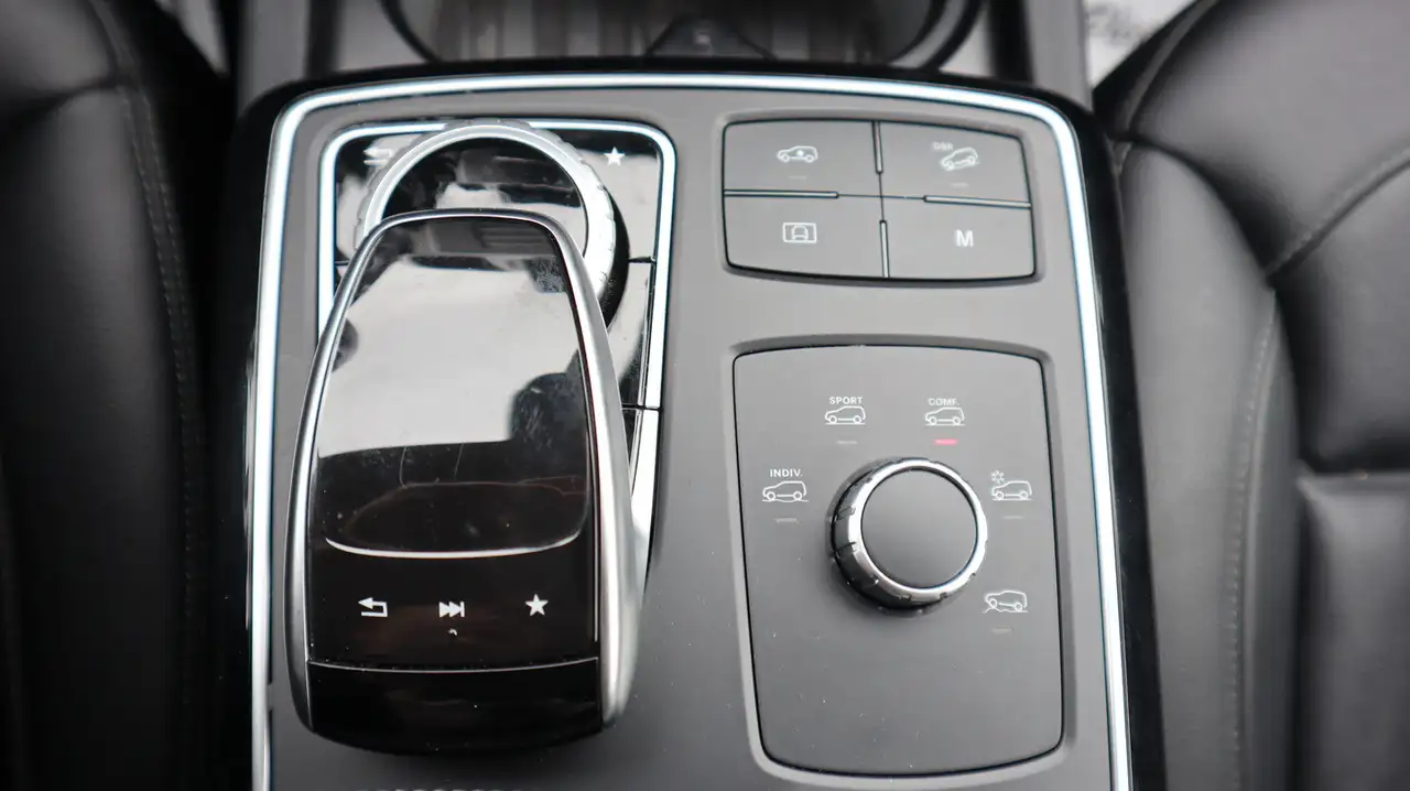 Mercedes-Benz GLE снимка Mercedes-Benz GLE