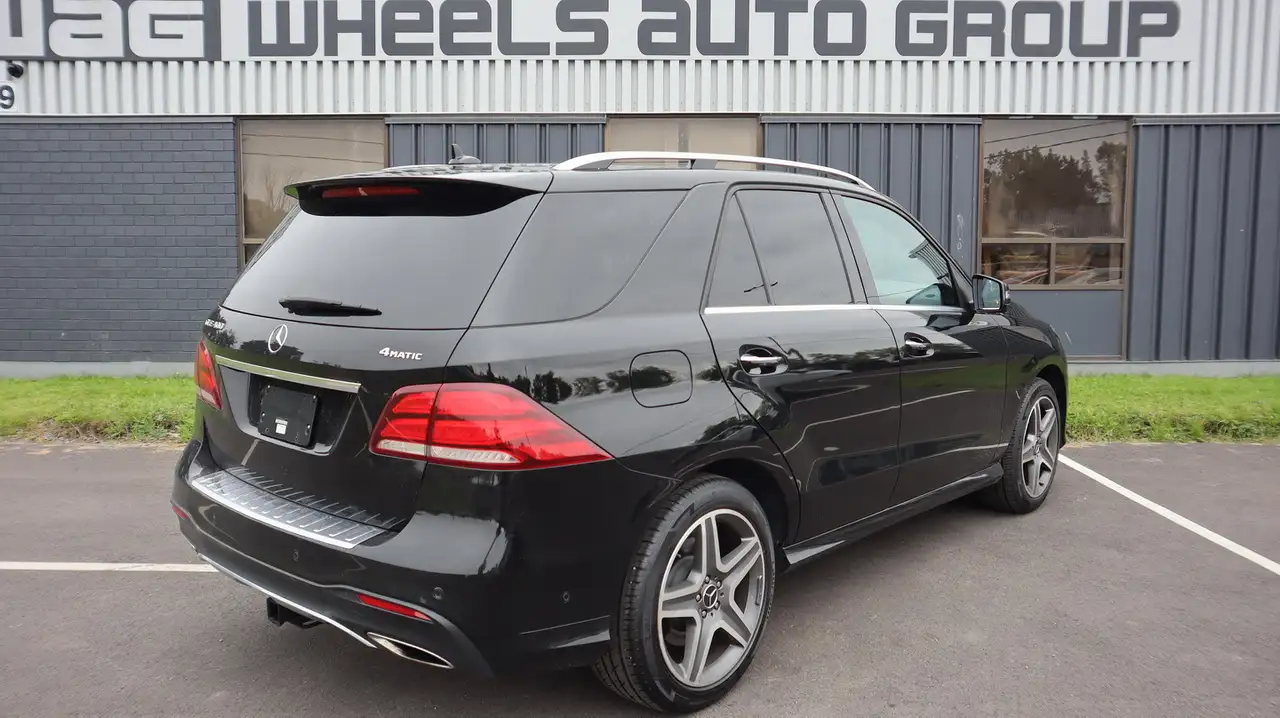 Mercedes-Benz GLE снимка Mercedes-Benz GLE