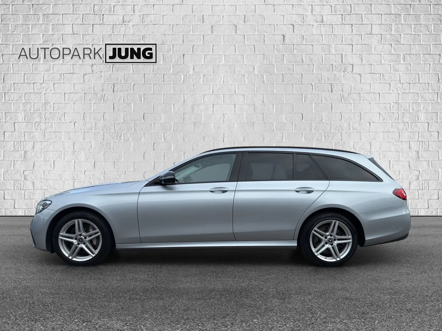 Mercedes-Benz E 300 E300 de*T-Modell*AMG*Night-Paket*Navi*Pano*AHK Silber - 2