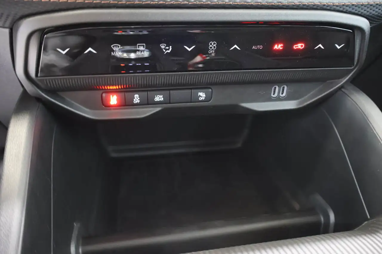 Jeep Cherokee снимка Jeep Cherokee