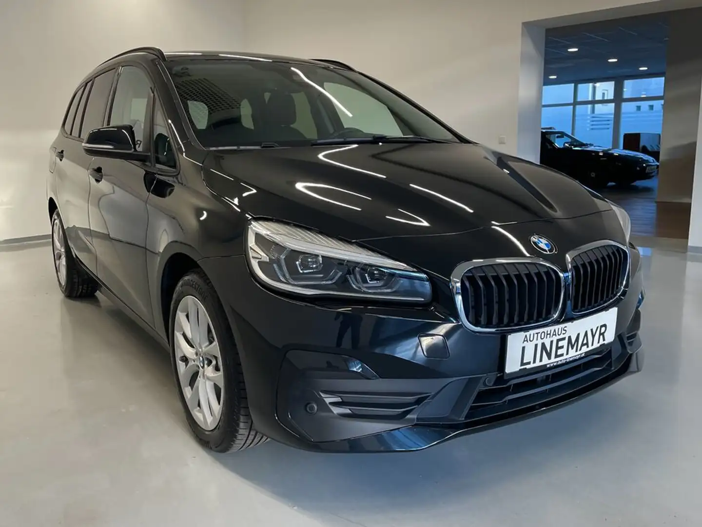 BMW 218 d Gran Tourer Aut. Advantage Schwarz - 2