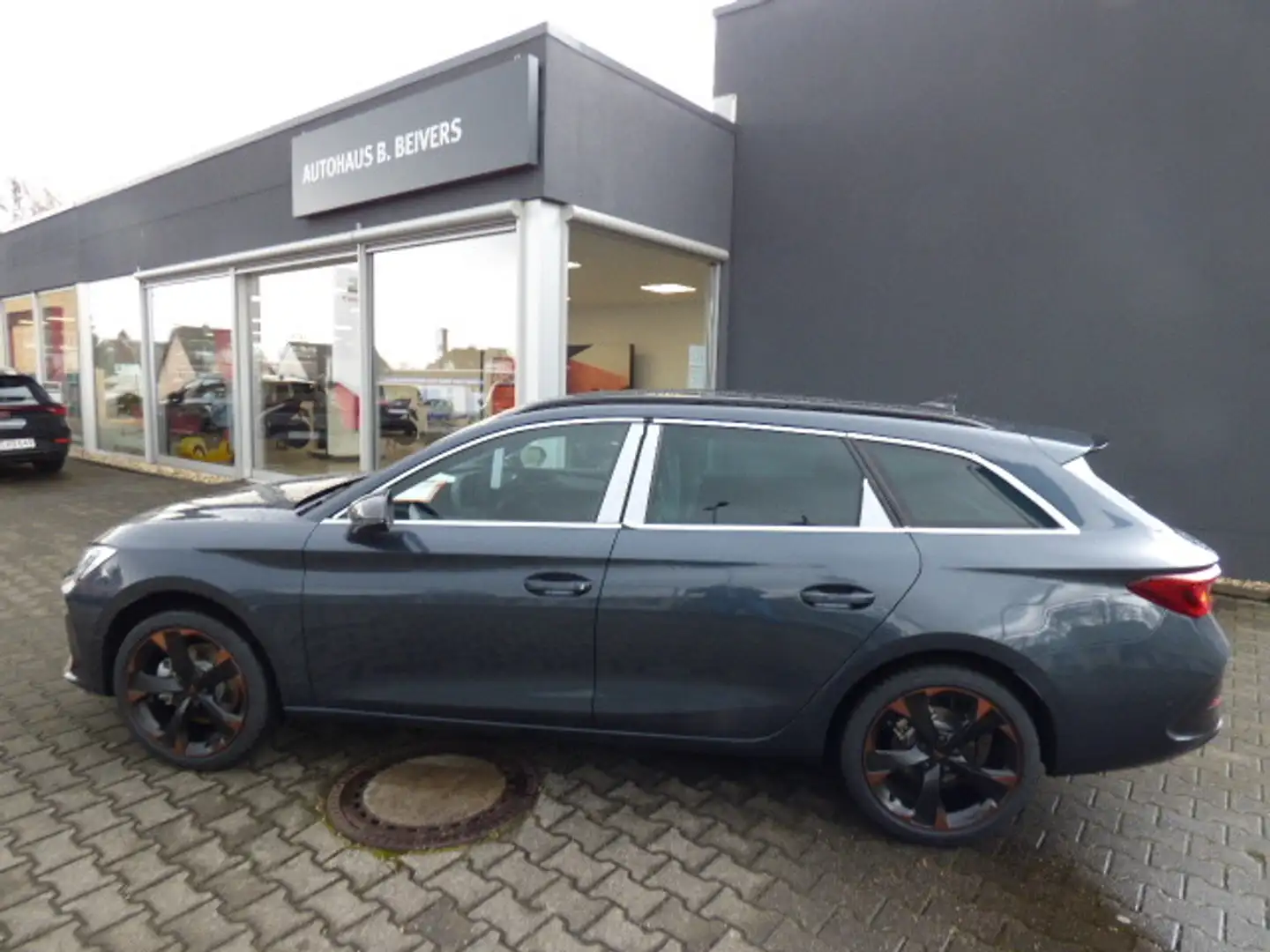 CUPRA Leon Sportstourer 1.5 eTSI ACT LED Navi Kessy Grau - 1