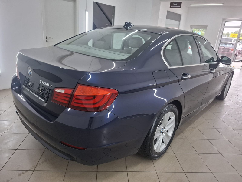 BMW 528 i*PDC*KAM*NAV*GEPFLEGT*6 ZYLINDER* — photo 6