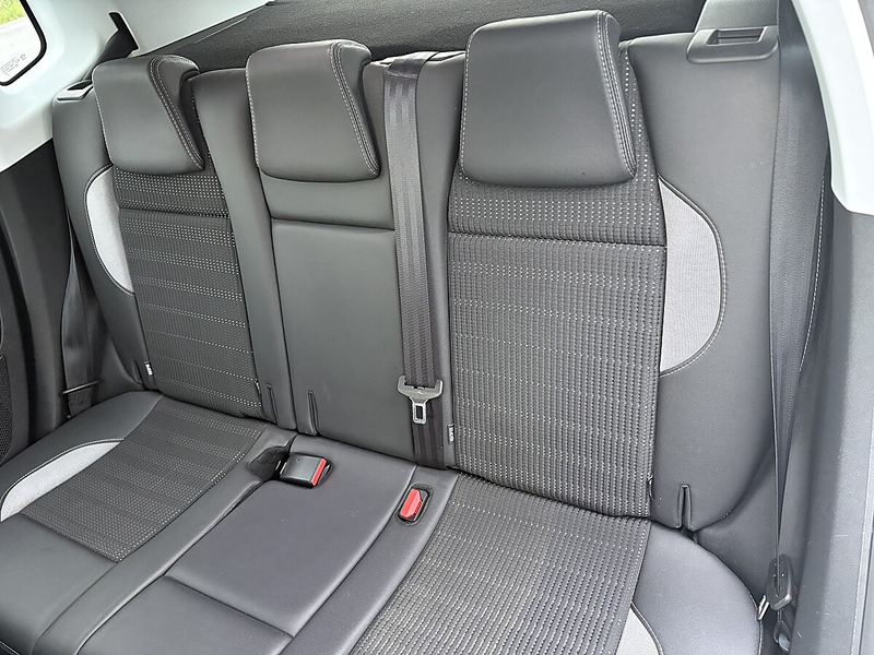 Peugeot 2008 1,6 e-HDi 115 FAP Allure — photo 15