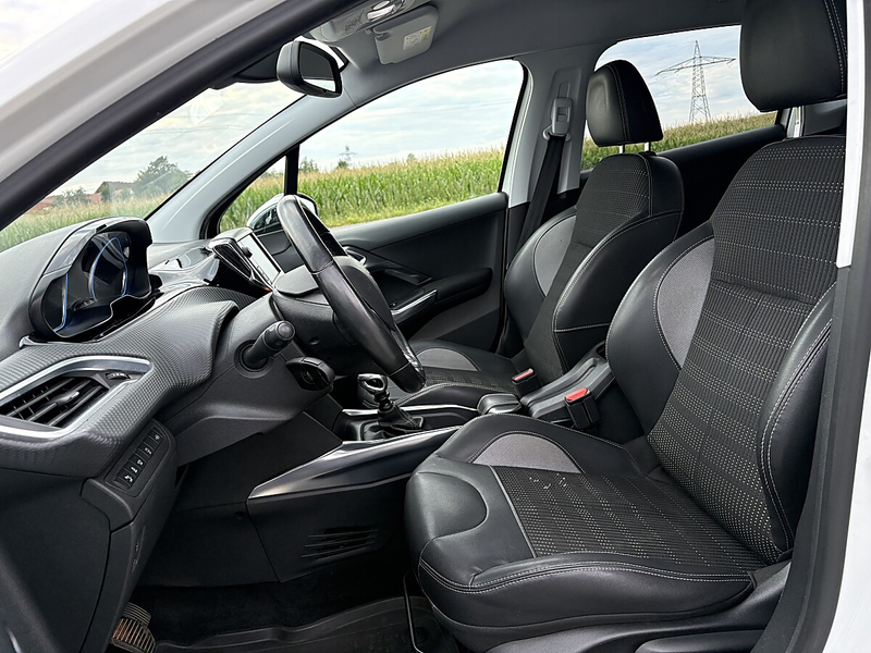 Peugeot 2008 1,6 e-HDi 115 FAP Allure — photo 6