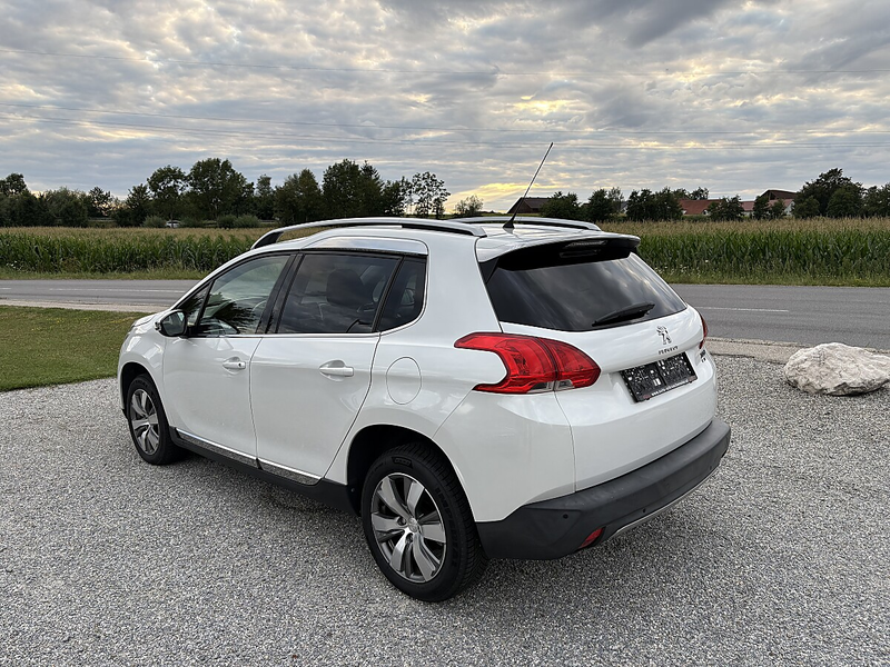 Peugeot 2008 1,6 e-HDi 115 FAP Allure — photo 4