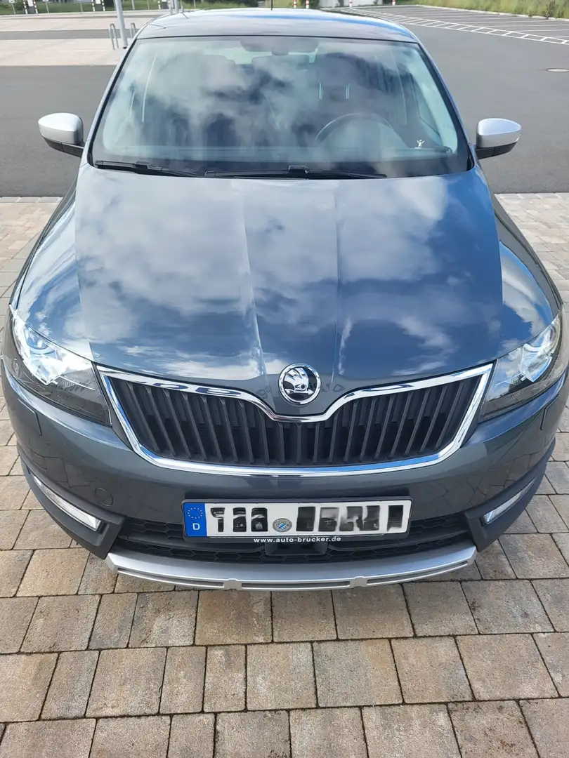 Skoda Rapid/Spaceback Rapid Spaceback Rapid Spaceback 1.2 TSI (Green tec Grau - 1