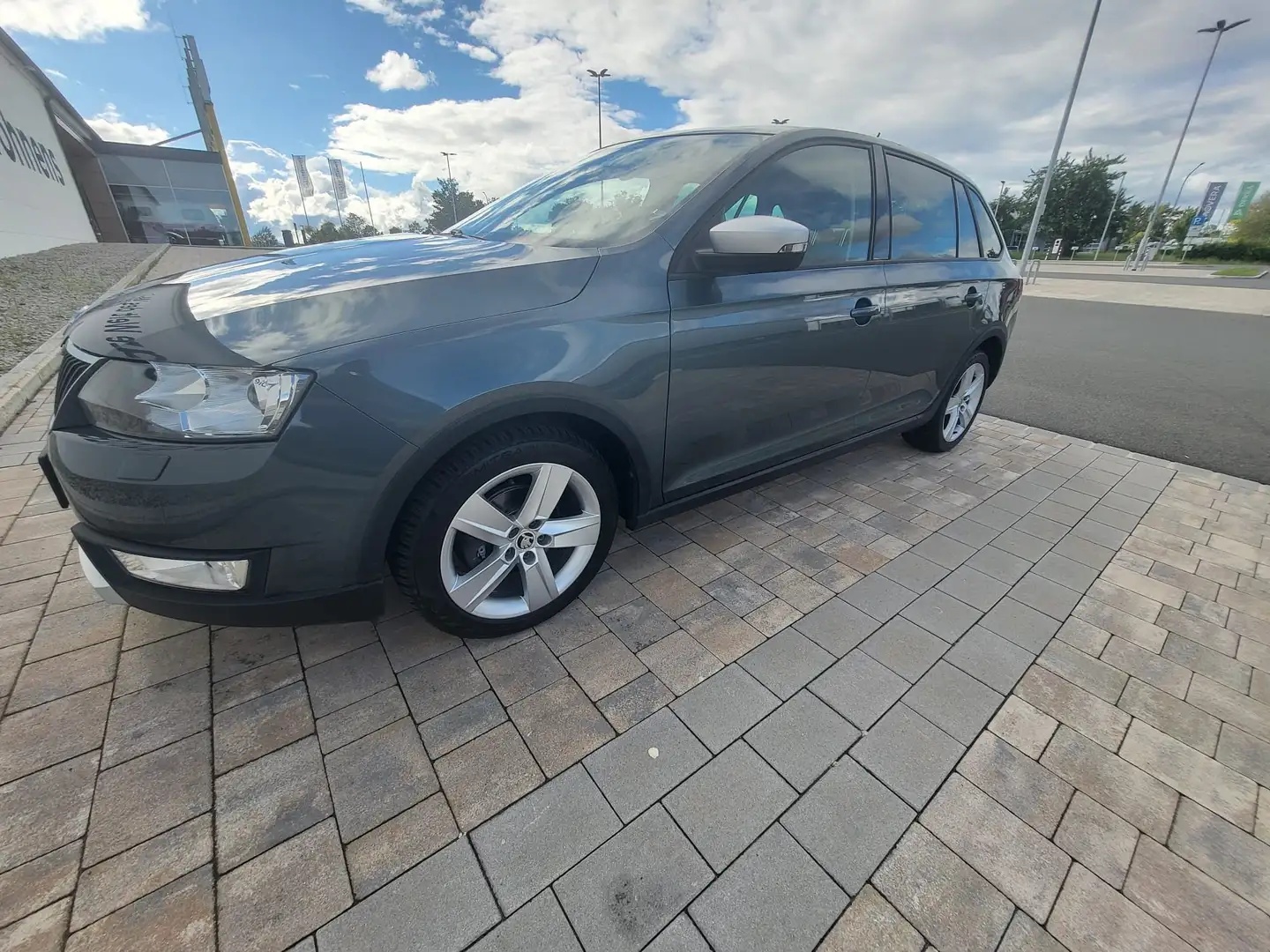 Skoda Rapid/Spaceback Rapid Spaceback Rapid Spaceback 1.2 TSI (Green tec Grau - 2