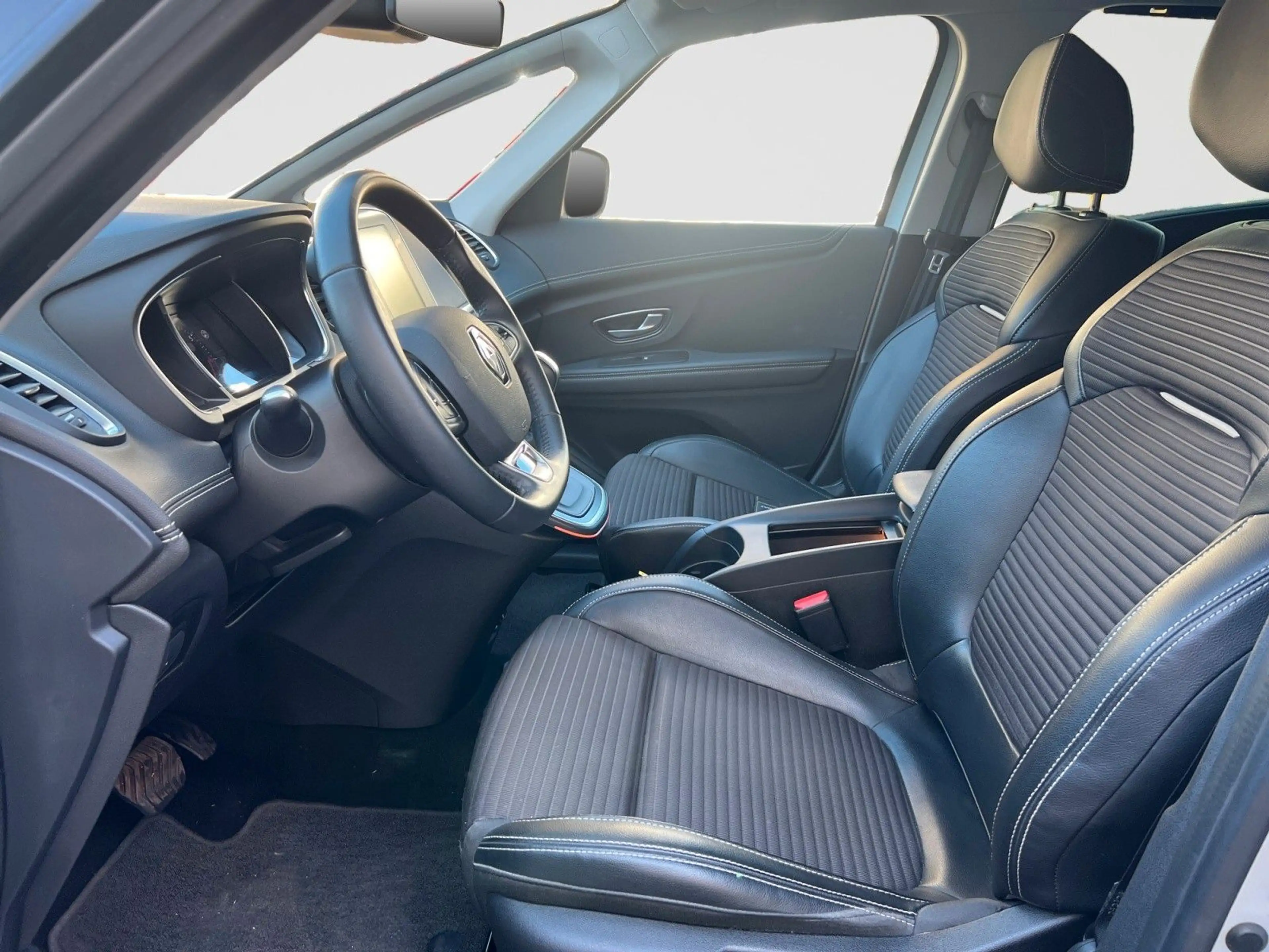 Renault Scenic IV Aut. LED KAM APP TEMP PARK KLIMA — photo 9