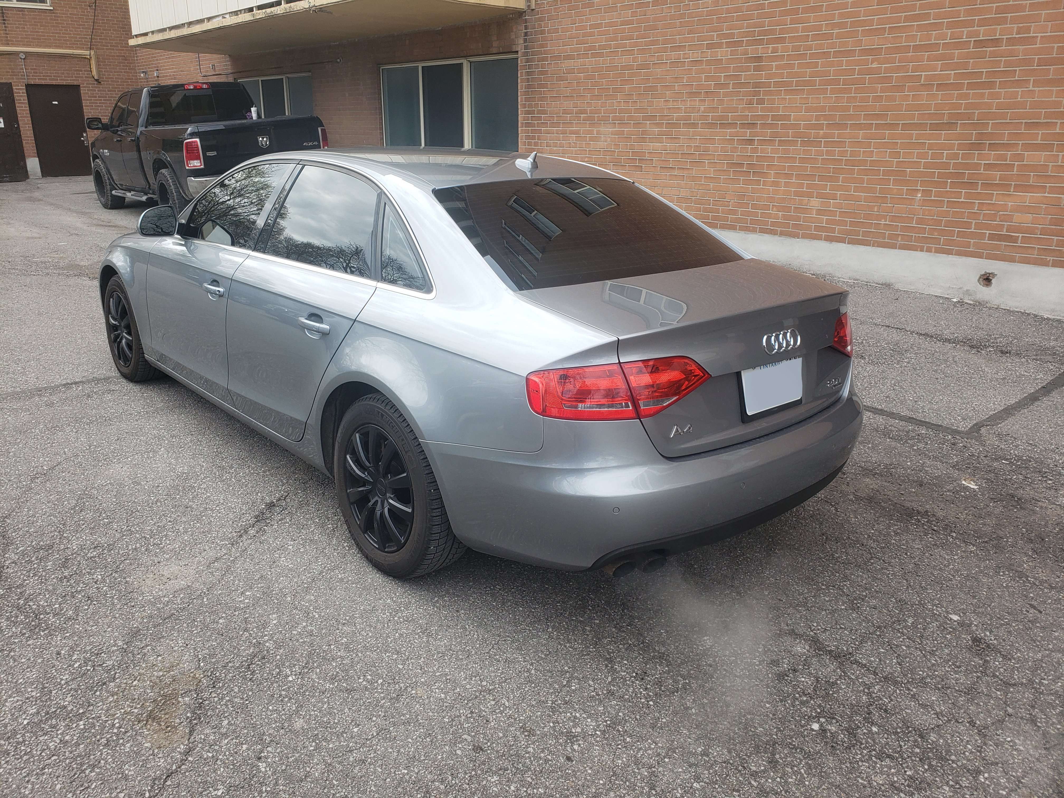 2009 Audi A4 Auto, Quattro, 2.0L Turbo AWD Sedan. thumb 6