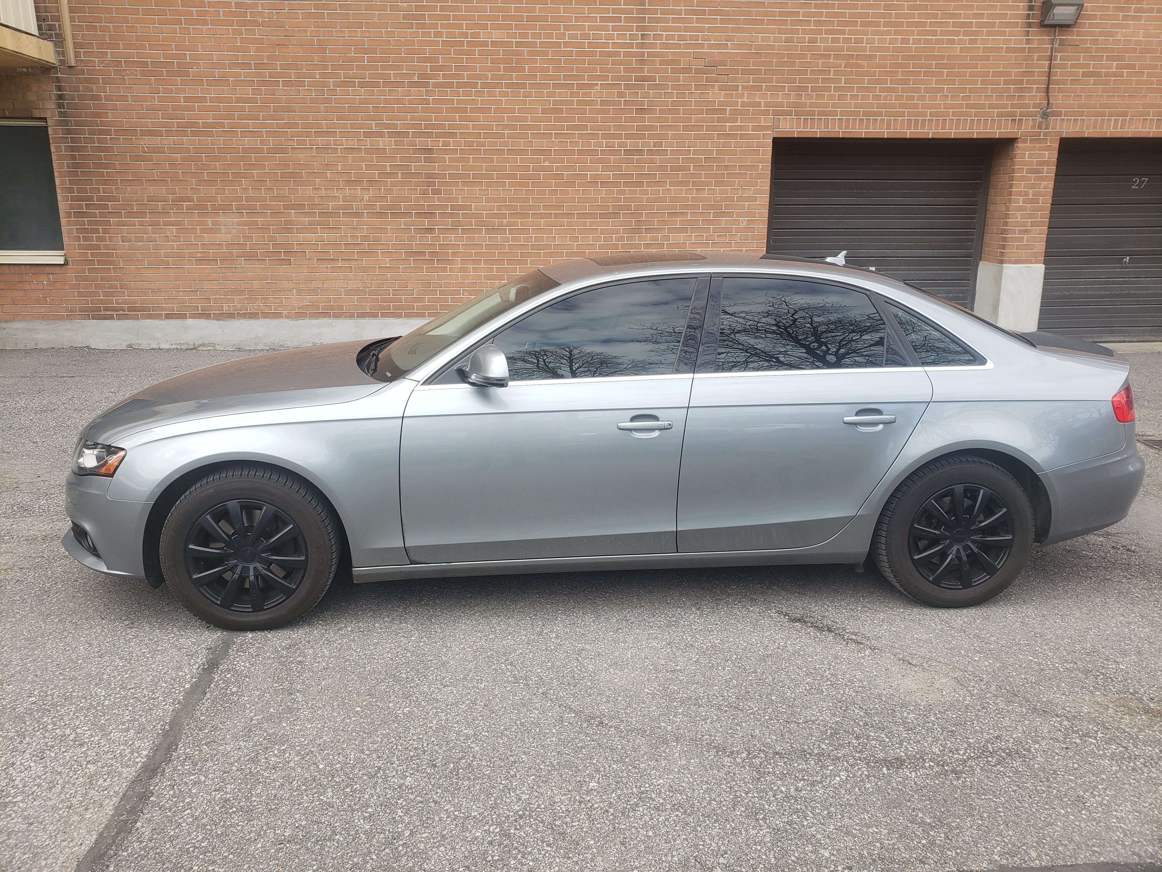 2009 Audi A4 Auto, Quattro, 2.0L Turbo AWD Sedan.