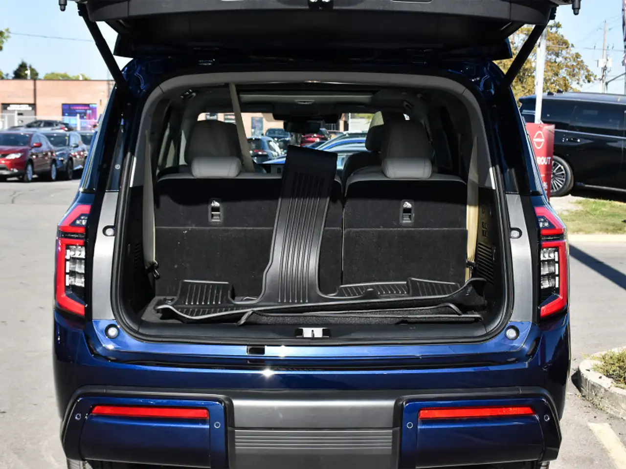 Nissan Armada снимка Nissan Armada