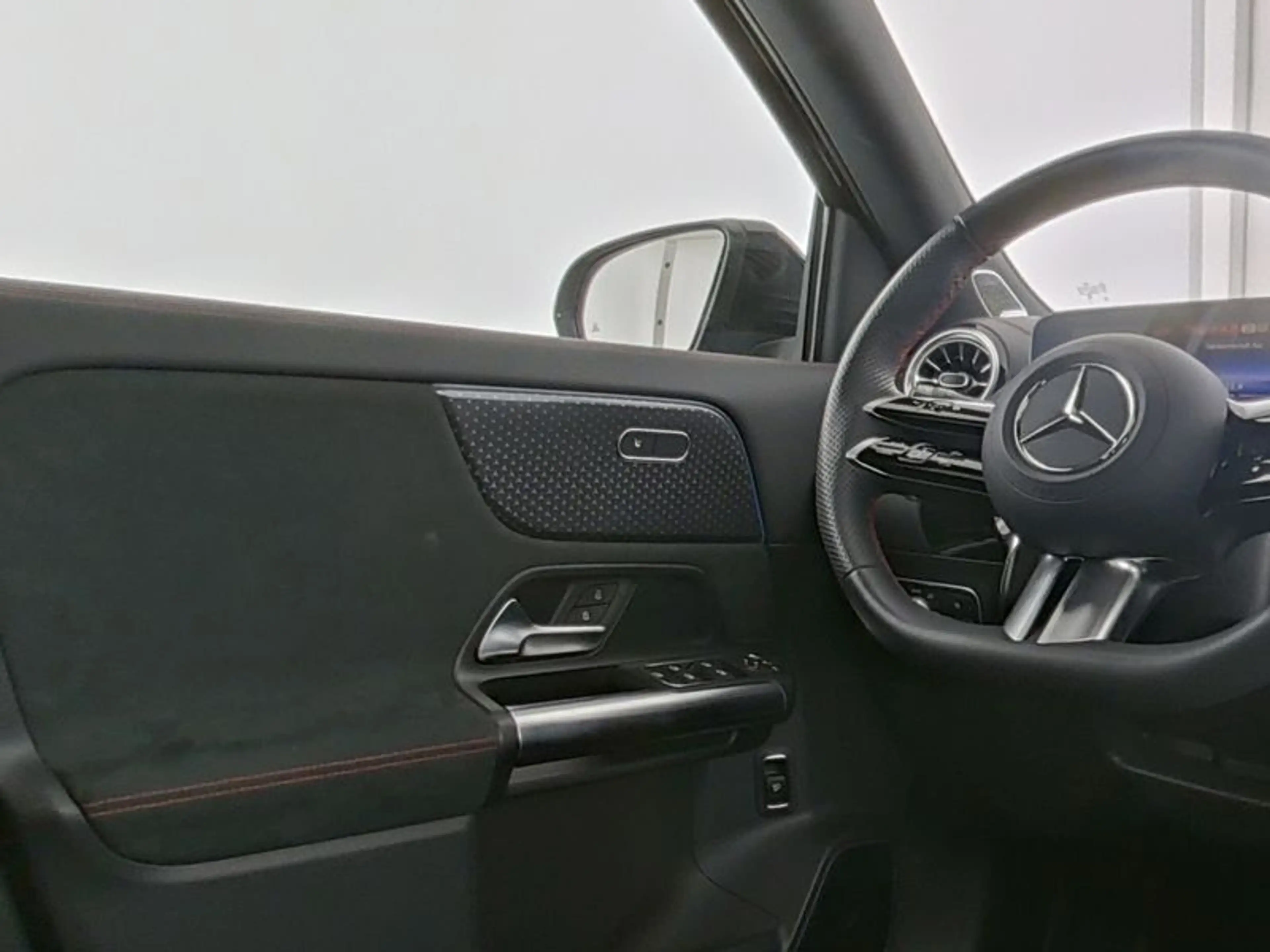 Mercedes-Benz EQA 250+ AMG-ADVA+ NIGHT PANO FAP 360° BURMESTER — photo 6