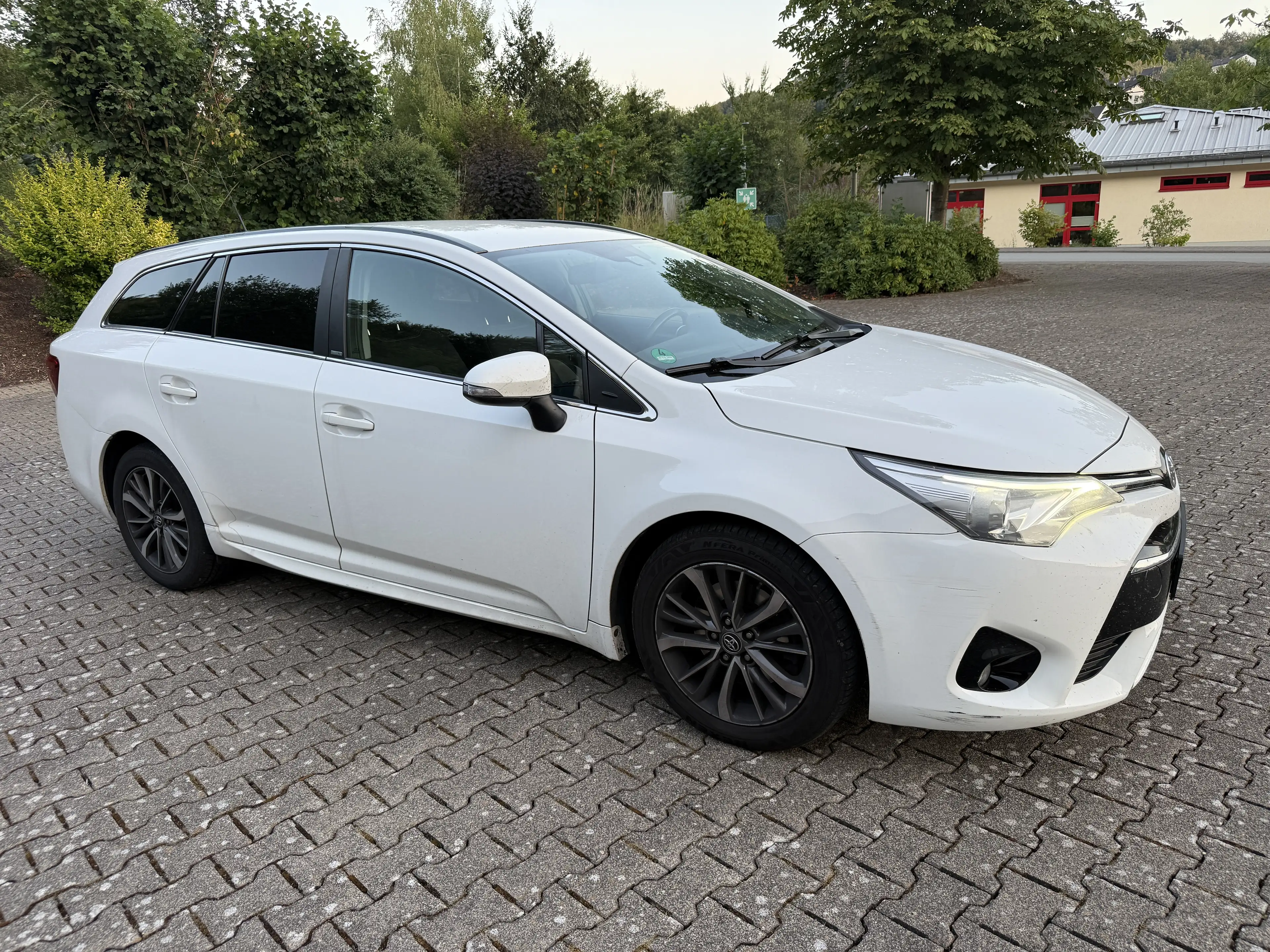 Toyota Avensis Touring Sports 2.0 D-4D Edition-S*NAVI*XENON*KLIMA*TEMPOMAT*CAM*BRC*ALU — photo 7