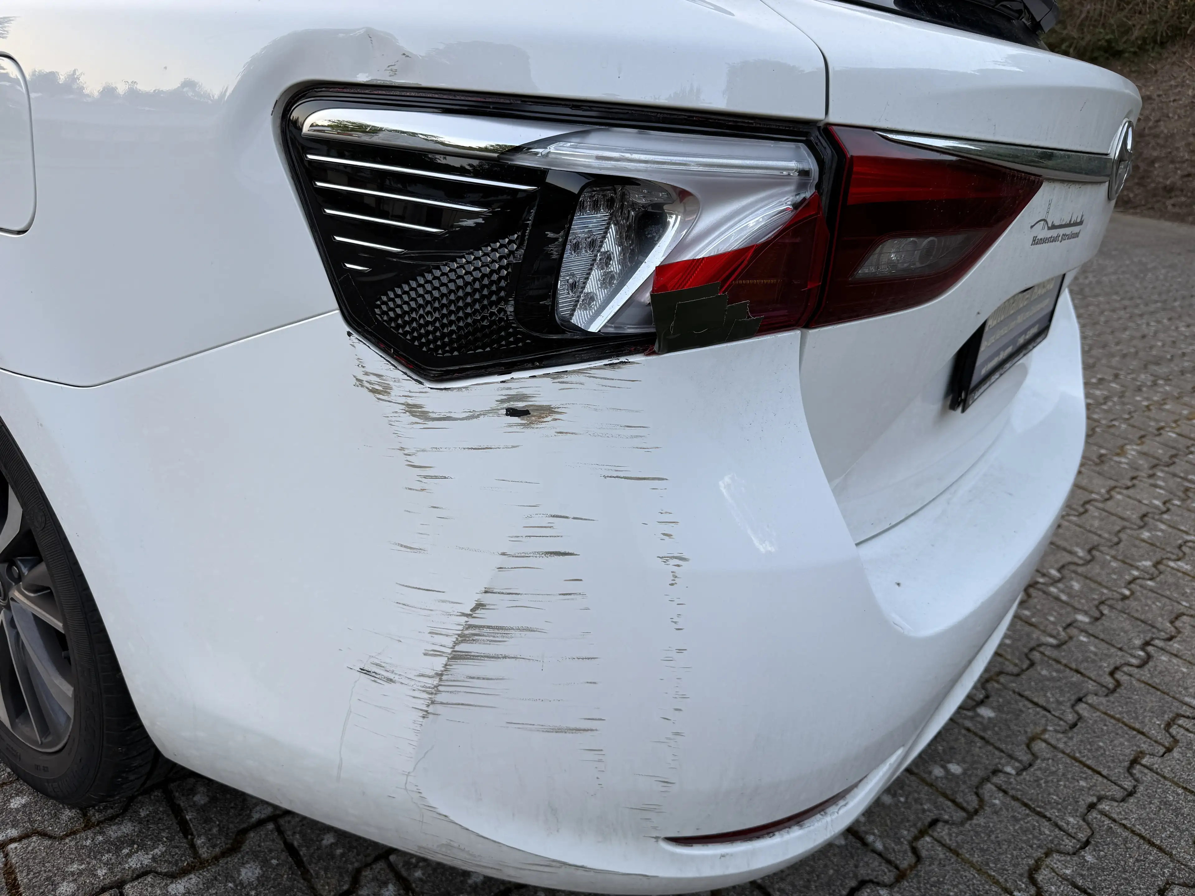 Toyota Avensis Touring Sports 2.0 D-4D Edition-S*NAVI*XENON*KLIMA*TEMPOMAT*CAM*BRC*ALU — photo 4