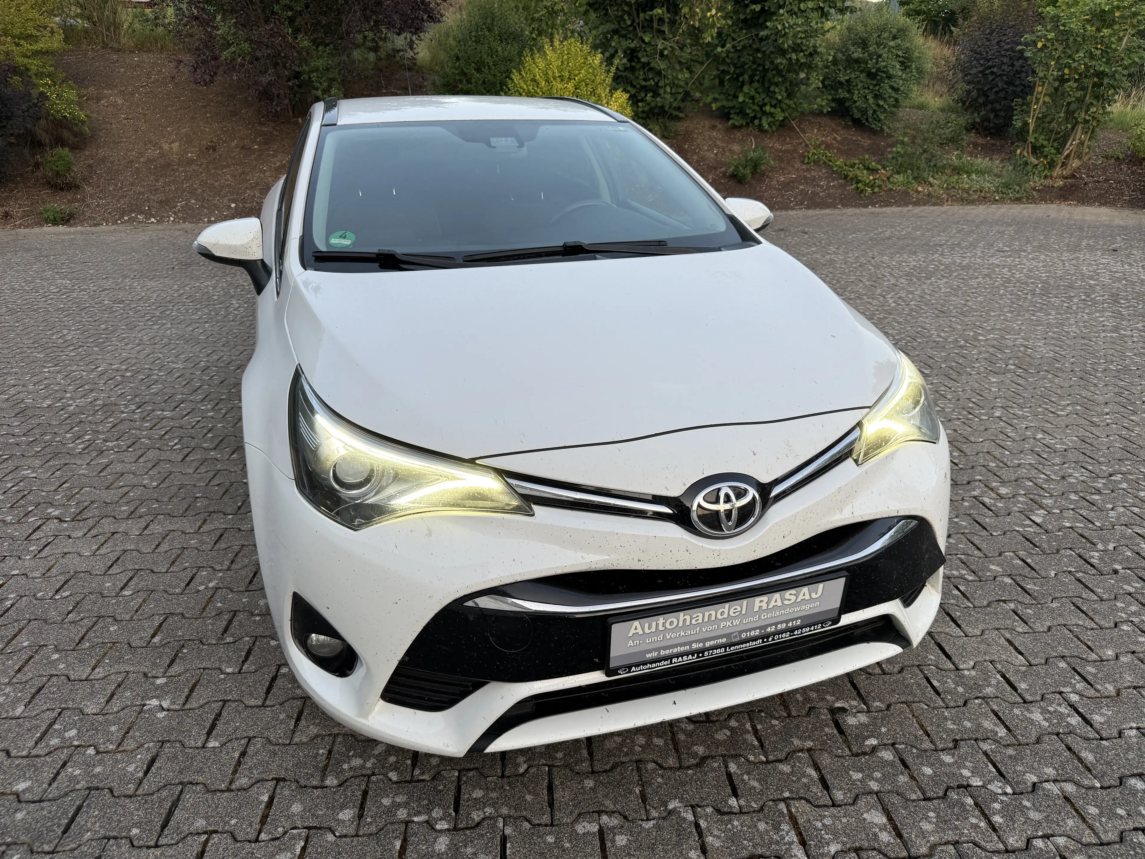 Toyota Avensis Touring Sports 2.0 D-4D Edition-S*NAVI*XENON*KLIMA*TEMPOMAT*CAM*BRC*ALU