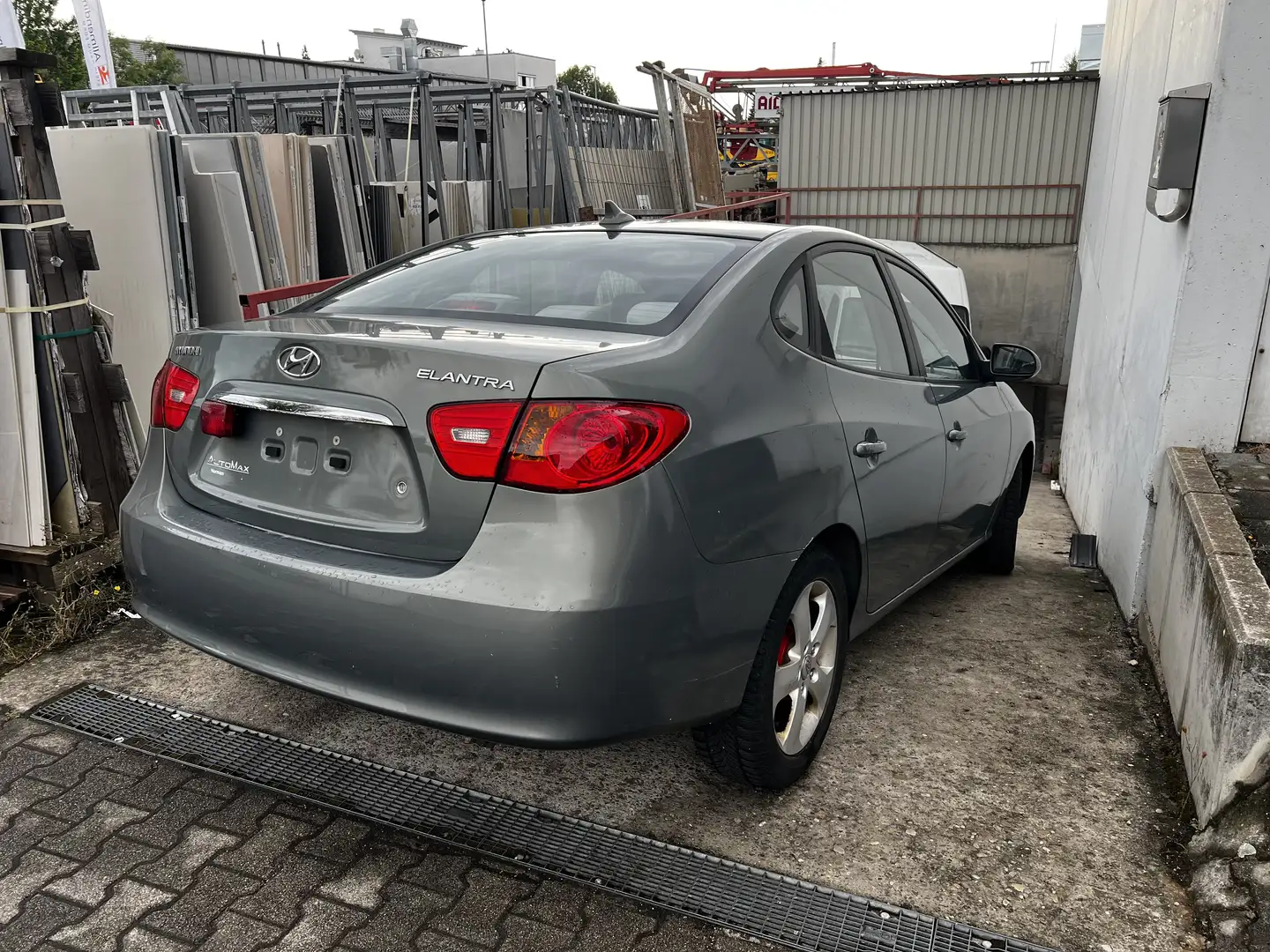 Hyundai ELANTRA 2.0i Automatik GLS - 2