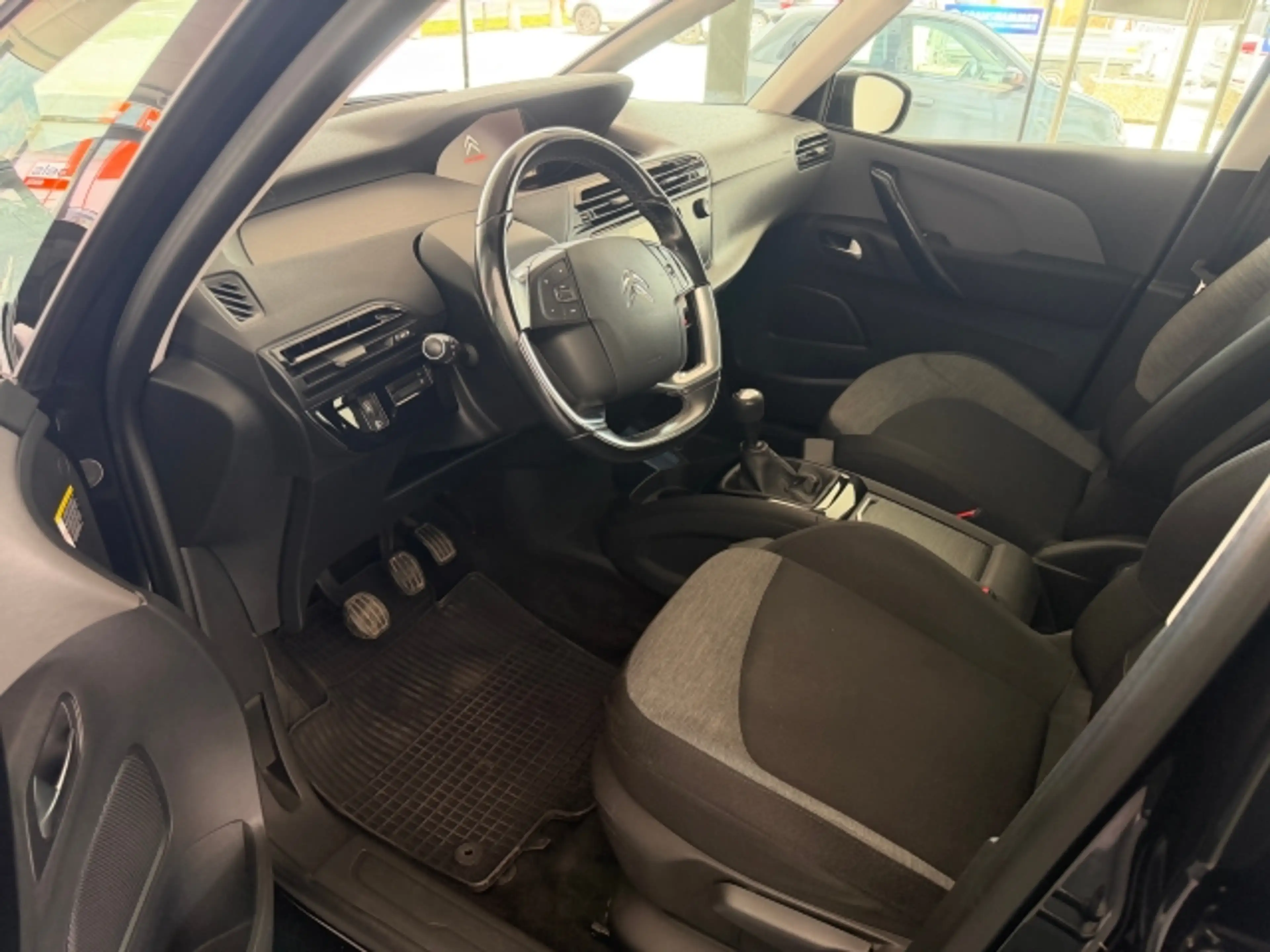 Citroen C4 Picasso CitroenC4 Picasso1,2 — photo 7