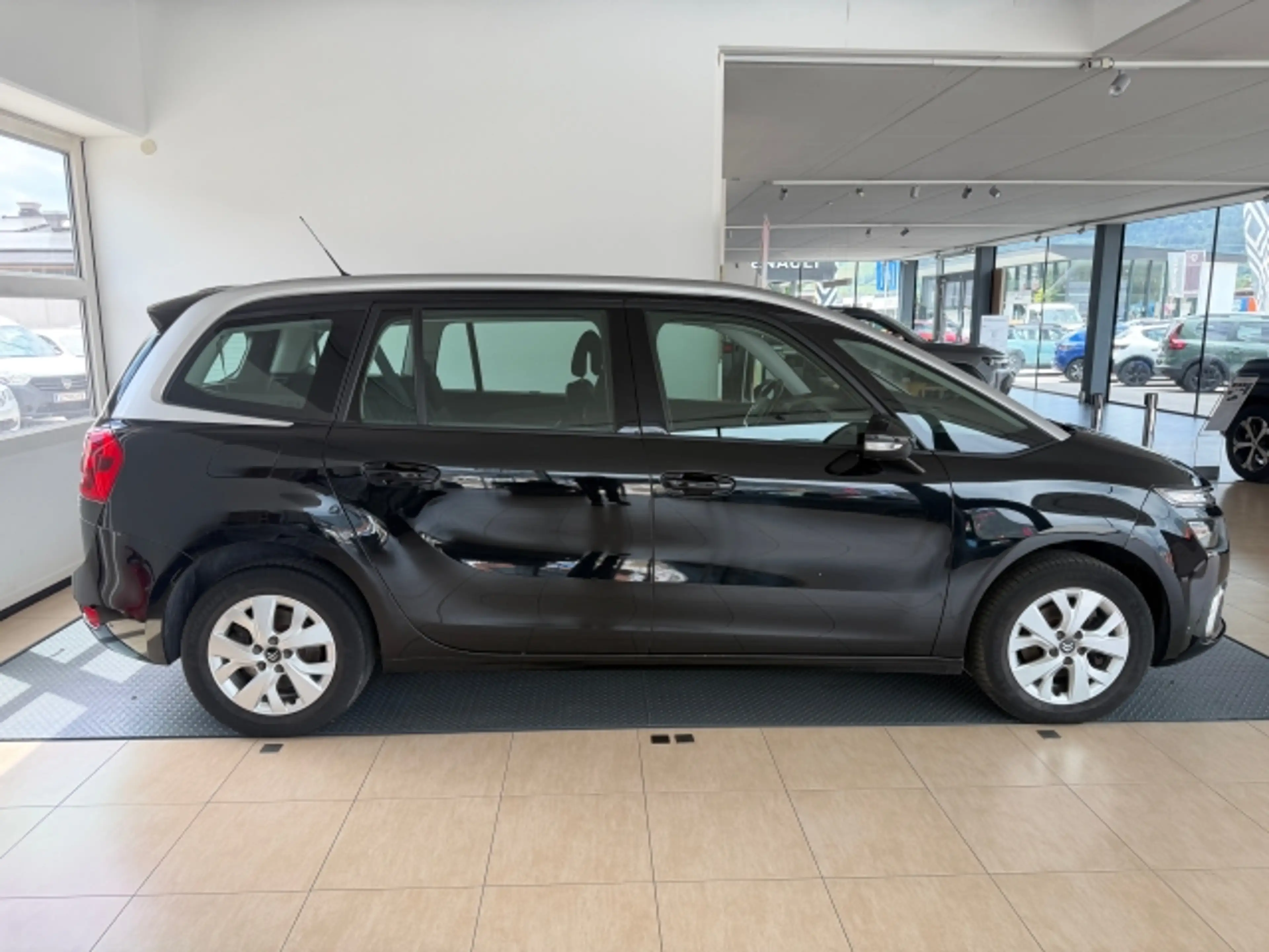 Citroen C4 Picasso CitroenC4 Picasso1,2 — photo 4