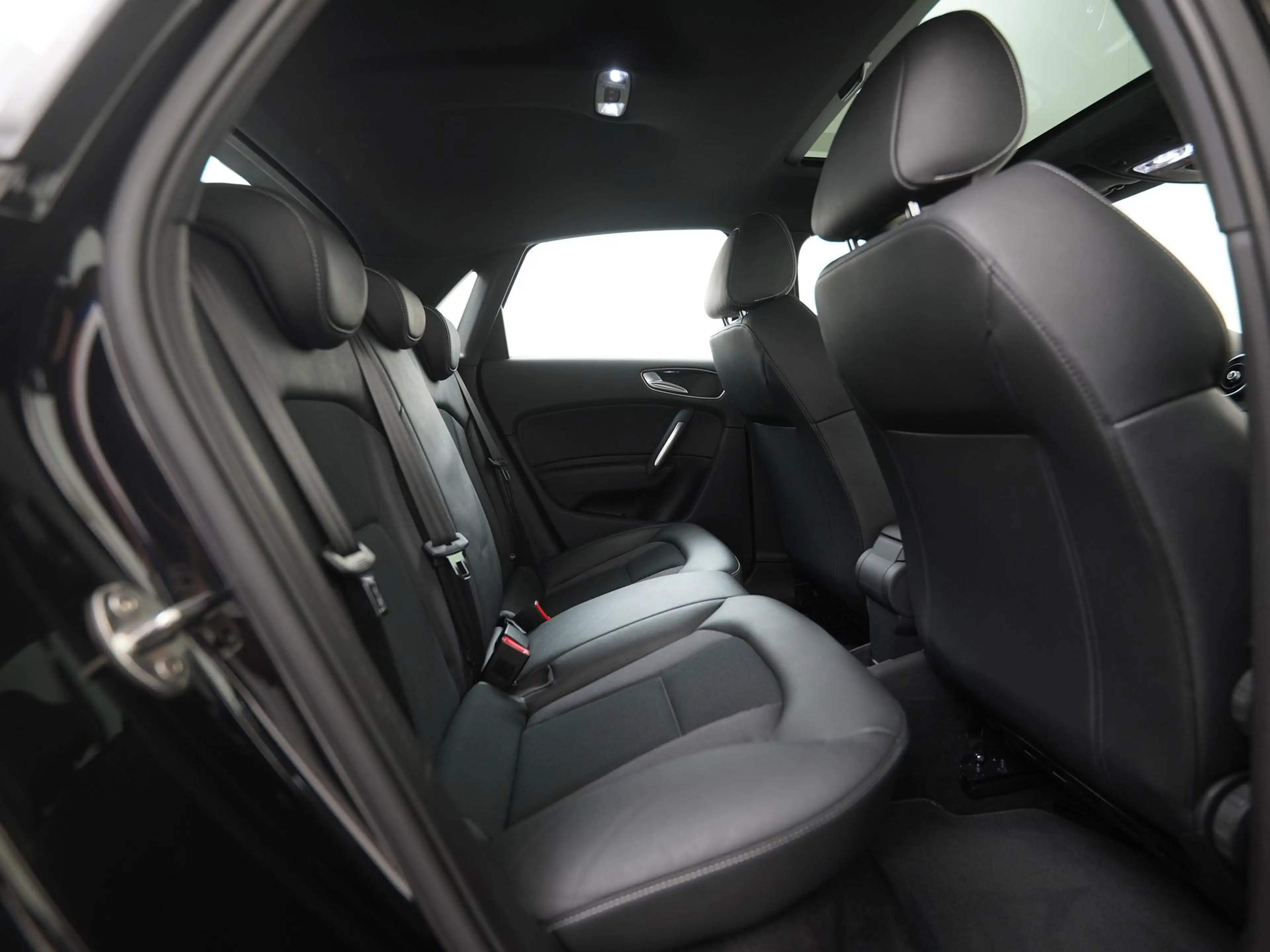 Audi A1 Sportback 1.4 TFSI Advance Sport S line | Schuifda — photo 25