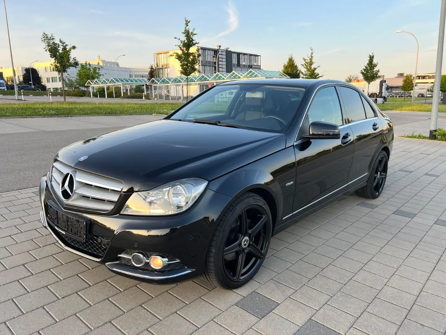Mercedes-Benz C 250 CDI BlueEfficiency *Navi,Leder,Automatik* Schwarz - 1