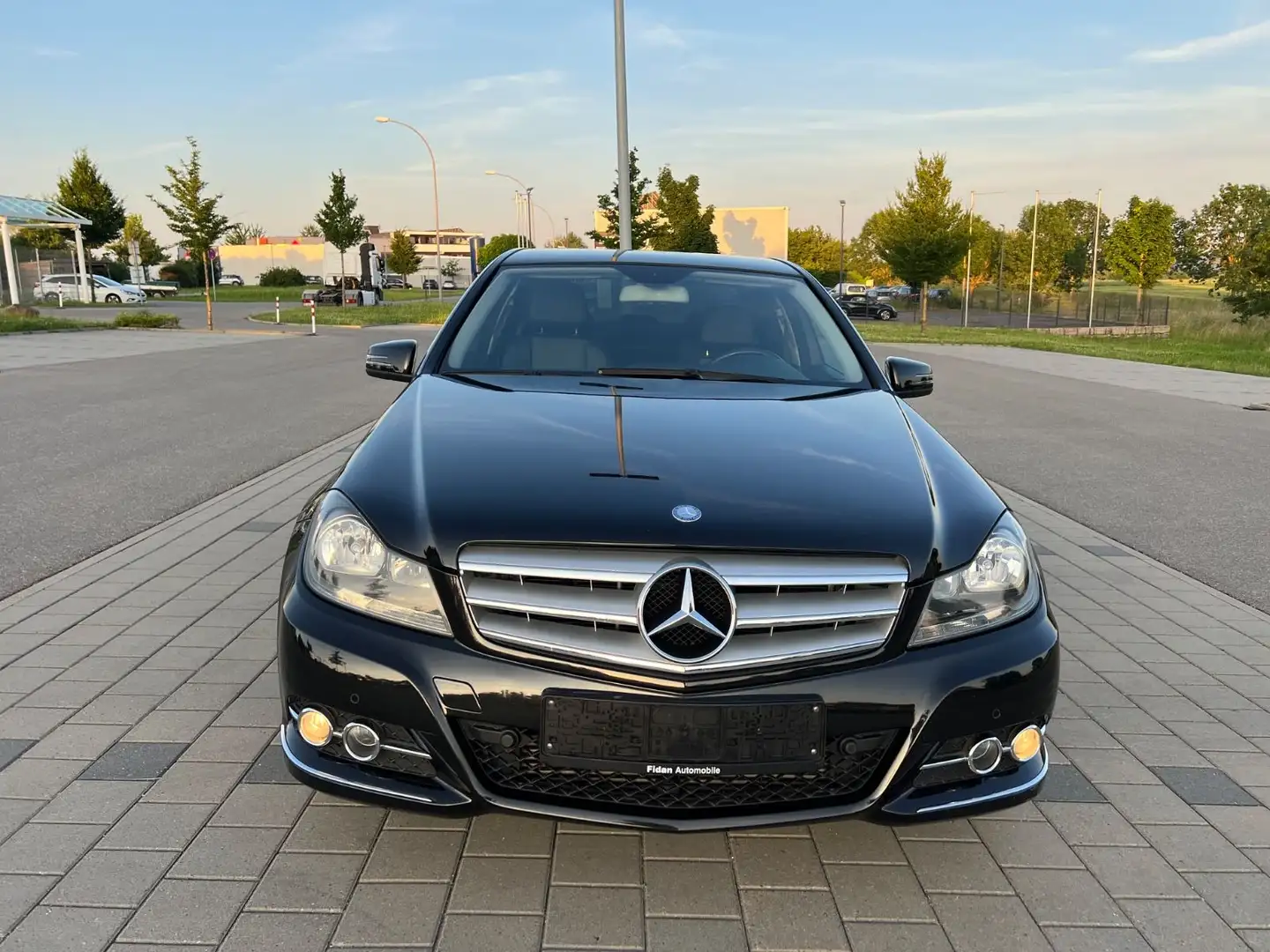 Mercedes-Benz C 250 CDI BlueEfficiency *Navi,Leder,Automatik* Schwarz - 2