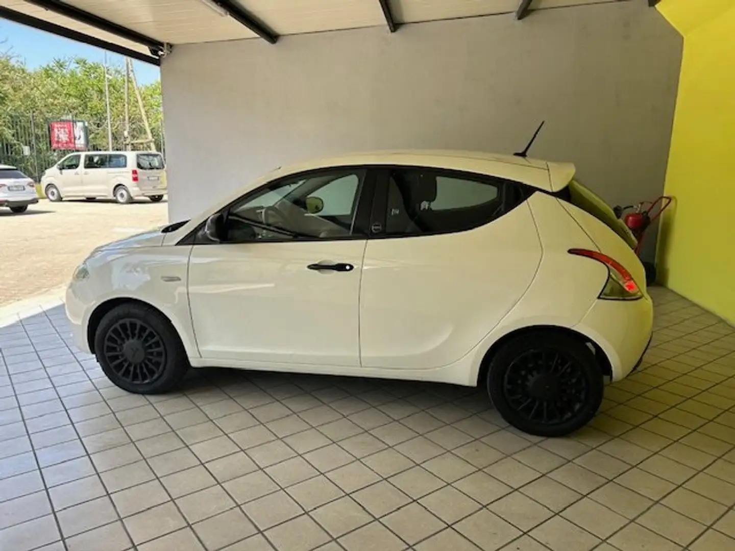 Lancia Ypsilon Ypsilon III 2015 1.0 firefly hybrid - 2