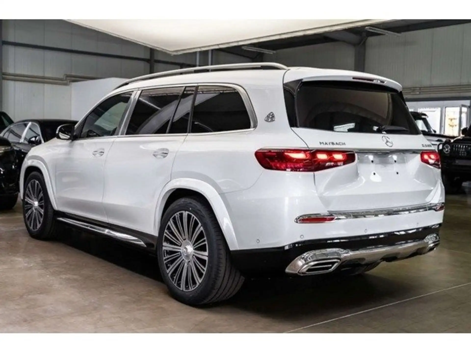 벤츠 GLS-클래스 600 2026 실버 사진 6