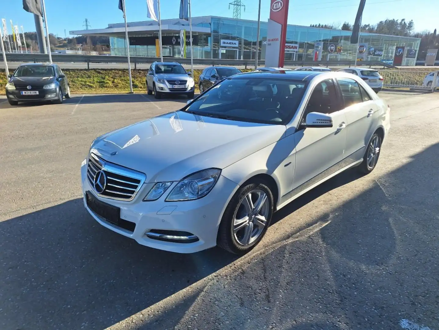 Mercedes-Benz E 200 CDI Weiß - 2