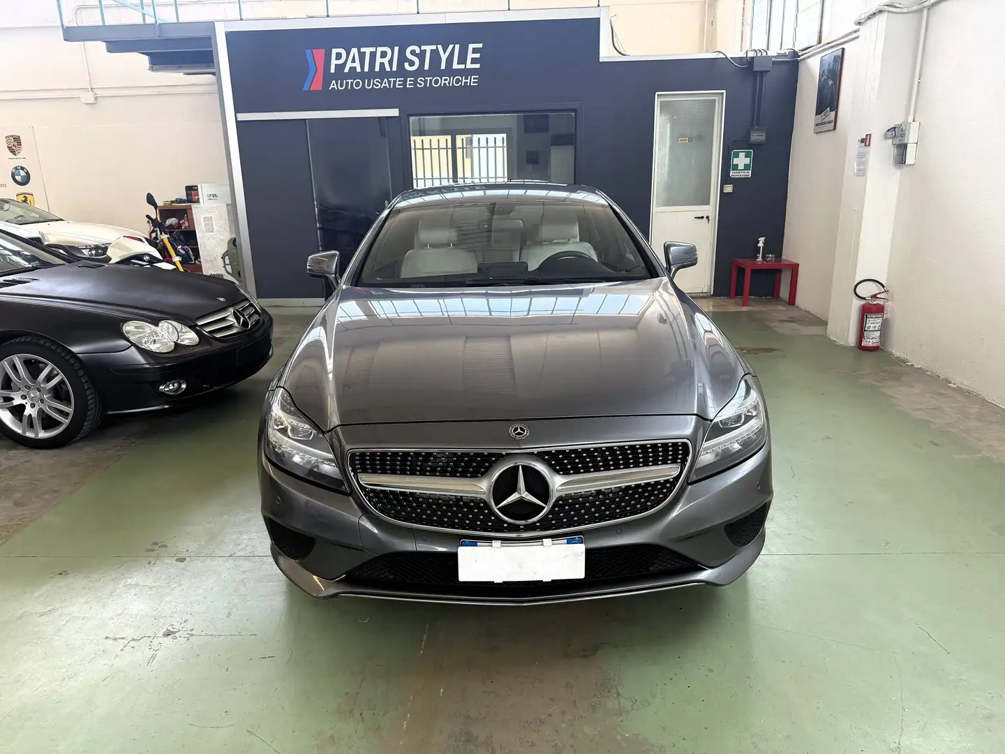 Mercedes-Benz CLS 220 Mercedes-Benz CLS-Klasse CLS 220 d Shooting Brake BlueTEC Sport Grau - 2