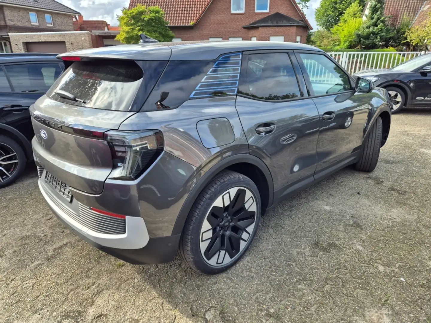 Ford Explorer PREMIUM AWD, PANO, 21''LM, AHK, ACC, MATRIX-LED Grau - 2