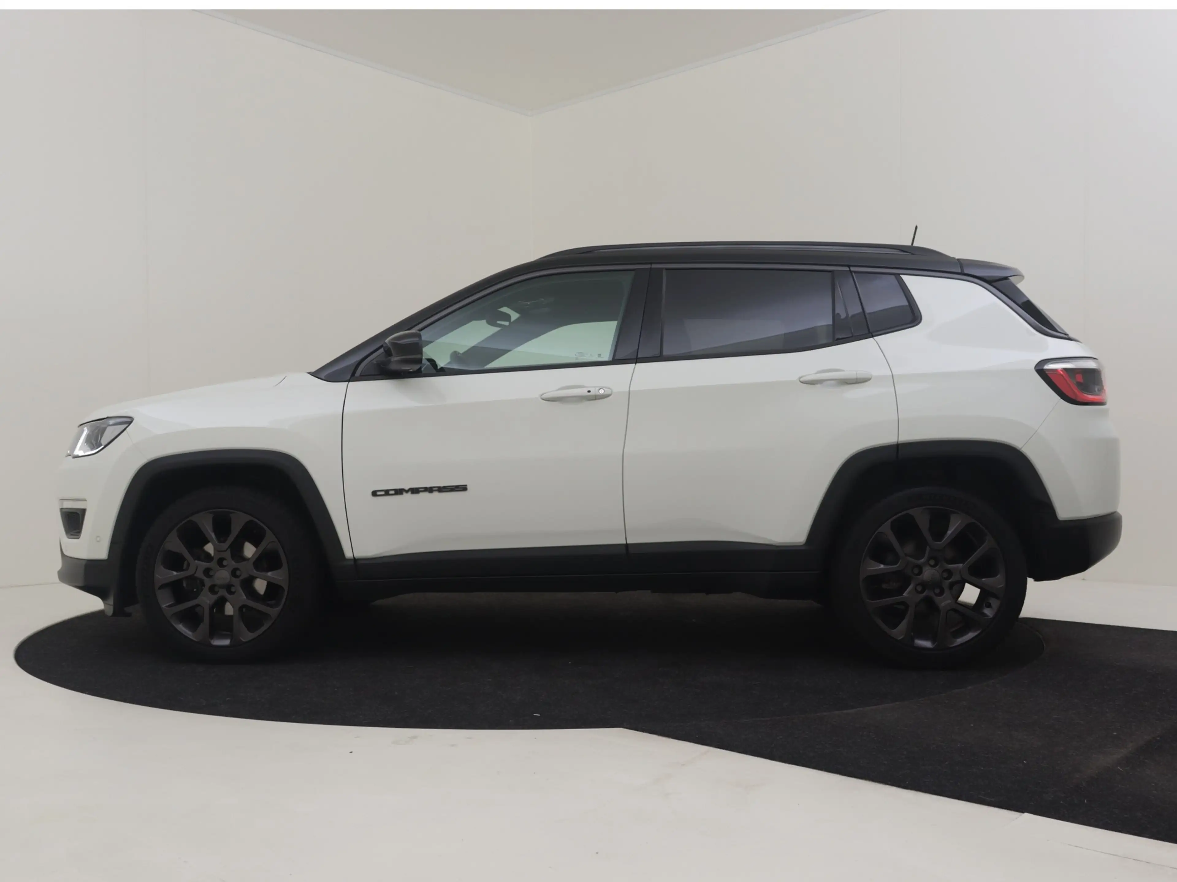 Jeep Compass 1.3T S l Leder l Elektr. Stoel verstelling l Stoel — photo 3