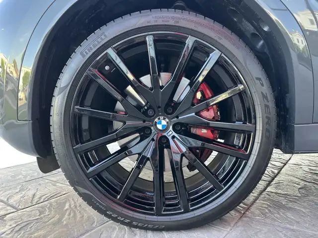 BMW X6 view 11