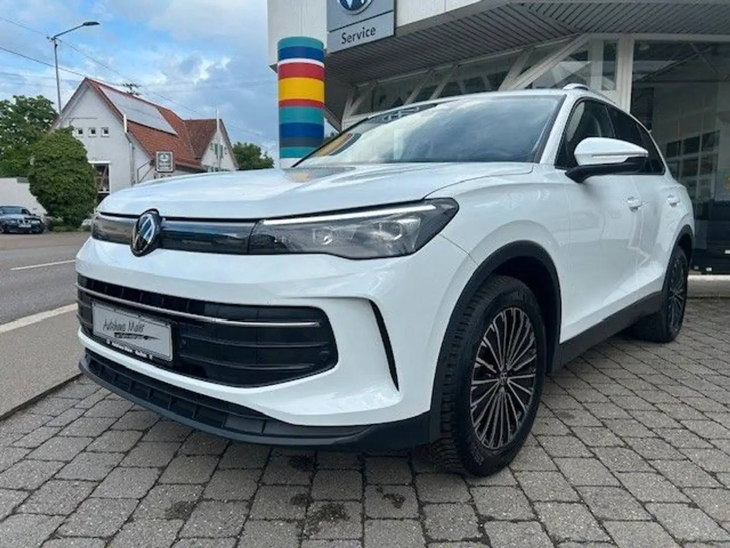 Volkswagen Tiguan 2.0 TDI Life DSG /NAV/AHK/RFK/SHZ Wit - 2