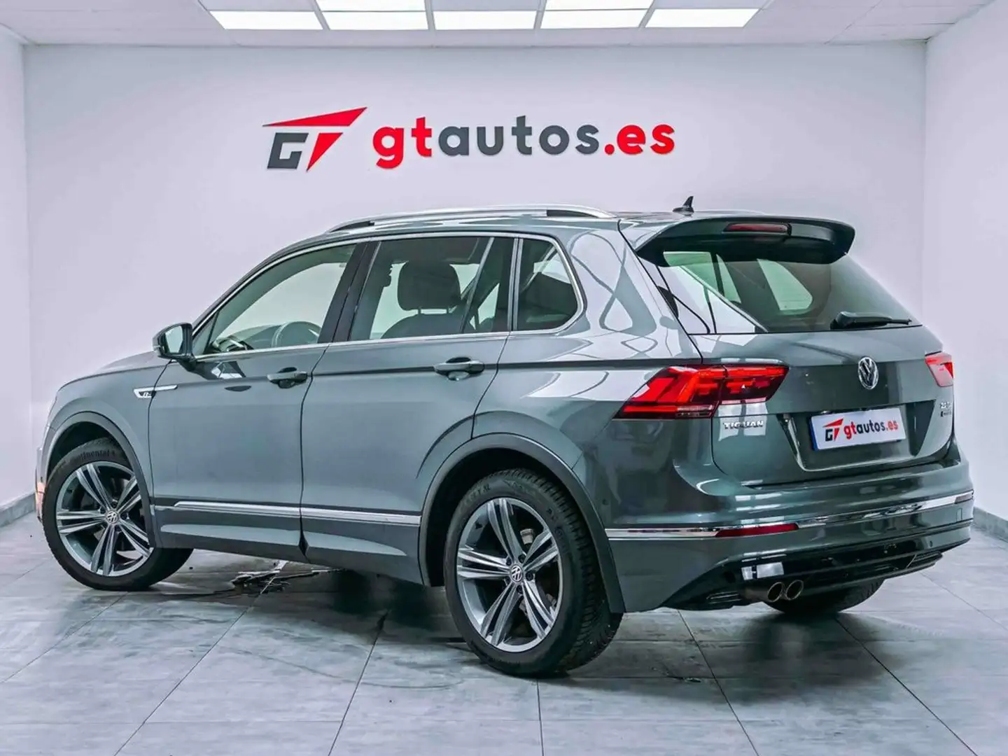 Volkswagen Tiguan 2.0 TDI Highline 4Motion BlueMotion Rline 190CV siva - 2